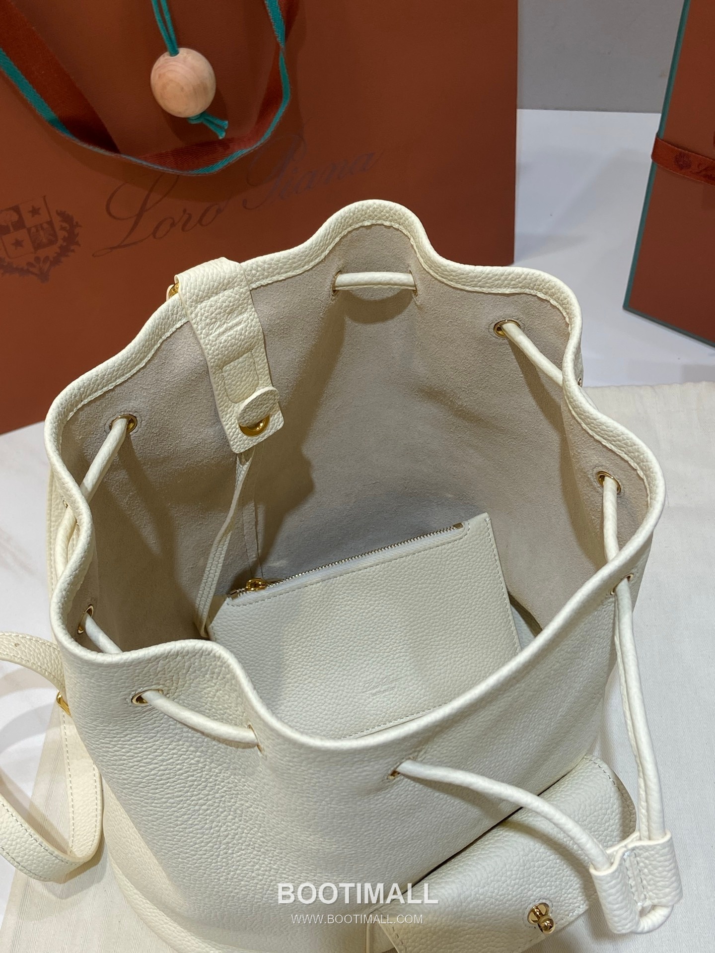 Loro Piana Calfskin White Backpack 로로피아나 카프스킨 화이트 백팩 27cm 14