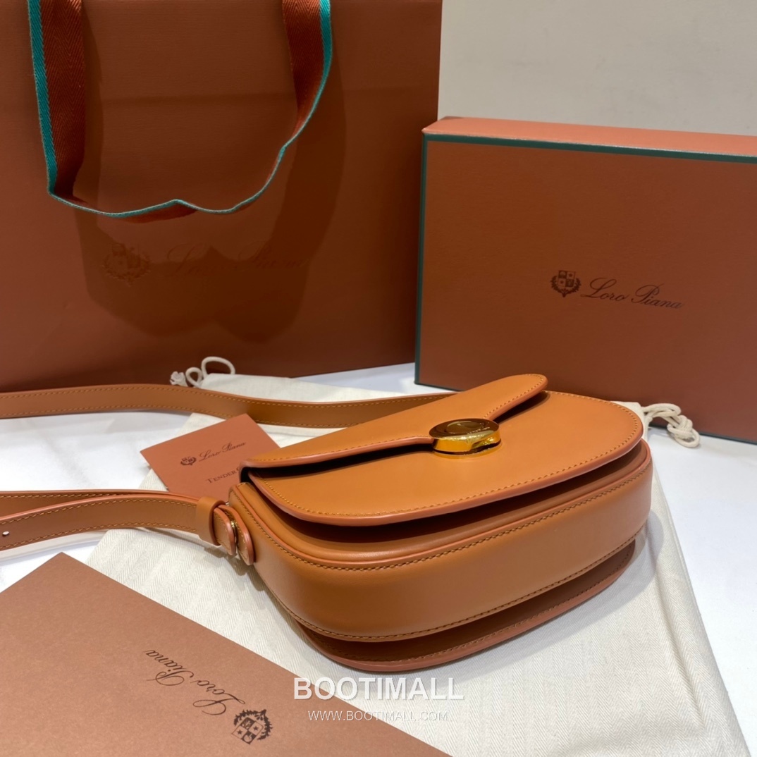 Loro Piana Ghiera Mini Saddle Bag Calfskin 로로피아나 기에라 미니 새들백 카프스킨 18cm 5