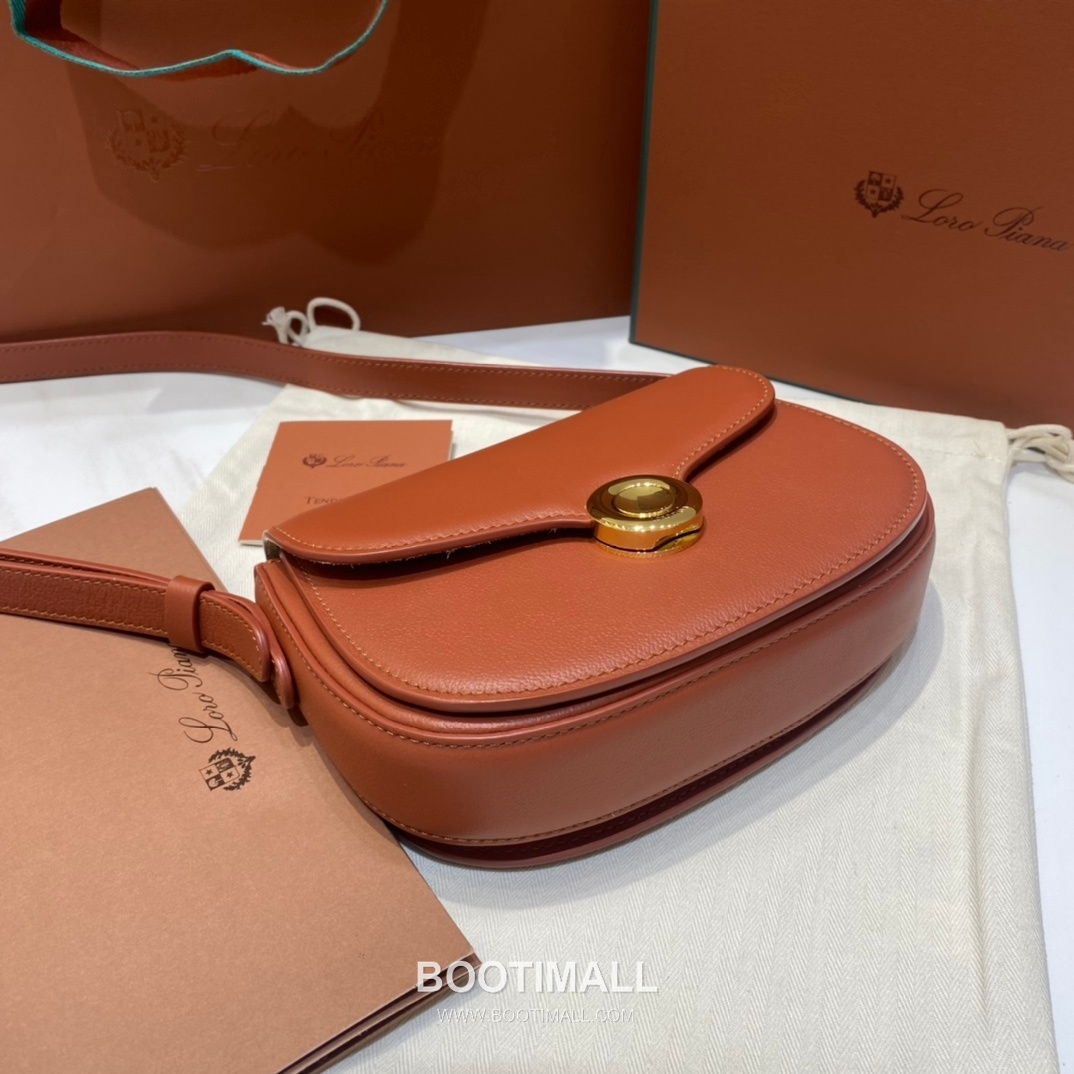 Loro Piana Ghiera Mini Saddle Bag Calfskin 로로피아나 기에라 미니 새들백 카프스킨 18cm 5