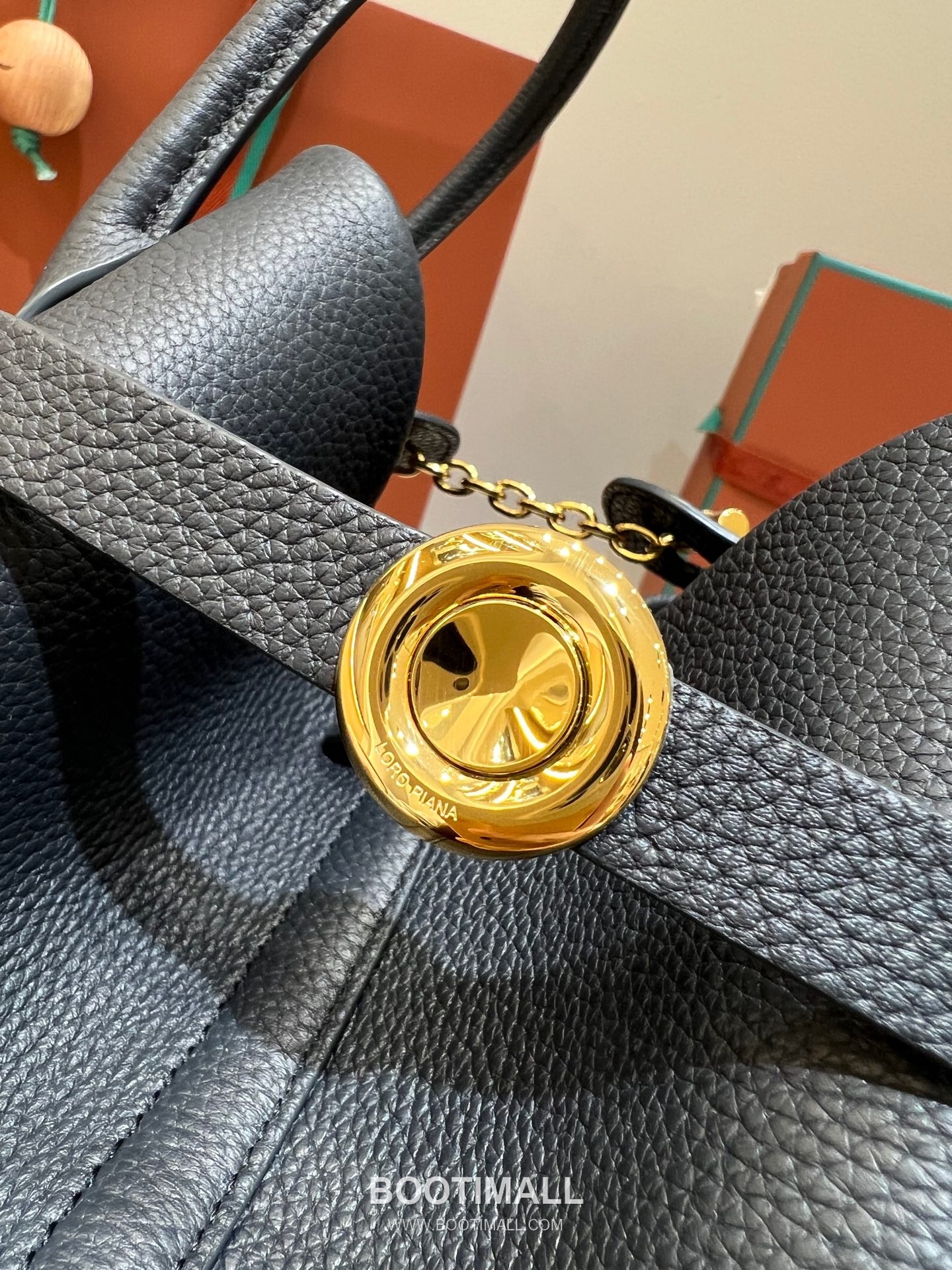 Loro Piana Ghiera Small Shopper Bag Grain Leather 로로피아나 기에라 스몰 쇼퍼백 그레인 레더 28cm 12