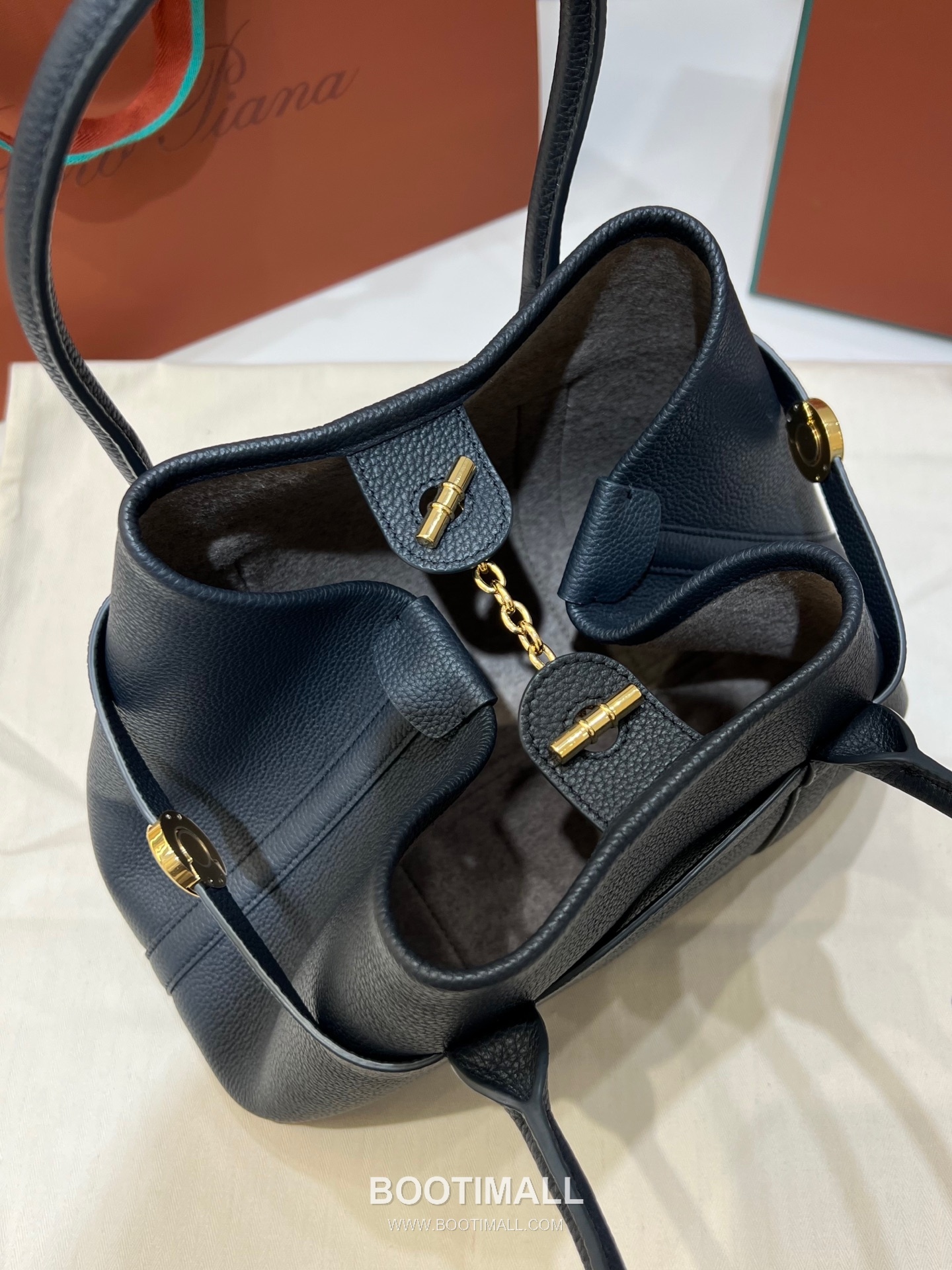 Loro Piana Ghiera Small Shopper Bag Grain Leather 로로피아나 기에라 스몰 쇼퍼백 그레인 레더 28cm 13