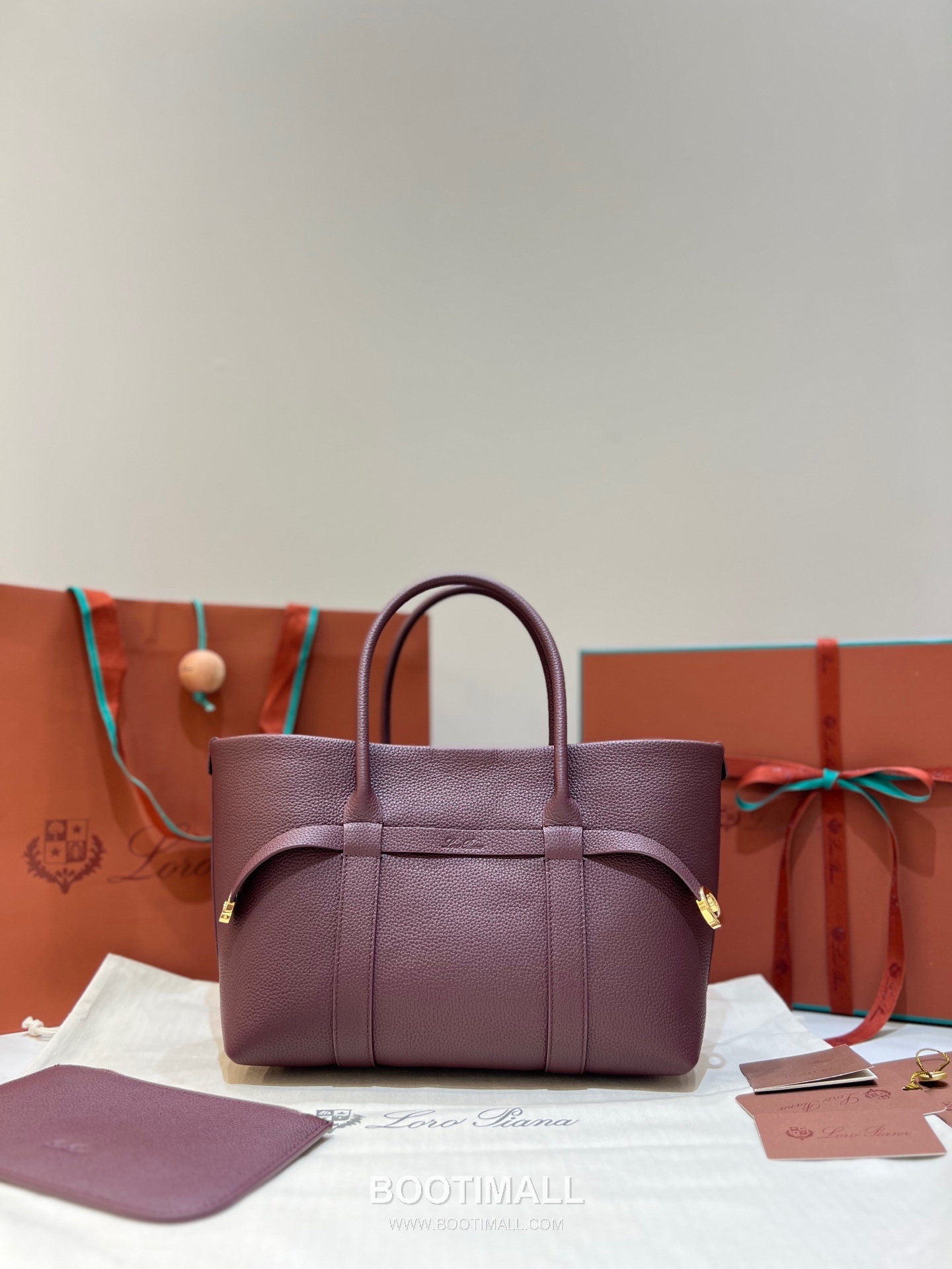 Loro Piana Ghiera Small Shopper Bag Grain Leather 로로피아나 기에라 스몰 쇼퍼백 그레인 레더 28cm 1