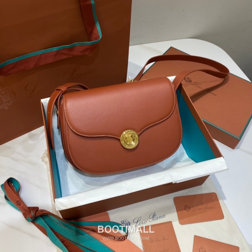 Loro Piana Ghiera Saddle Bag Calfskin 로로피아나 기에라 새들백 카프스킨 23cm 1