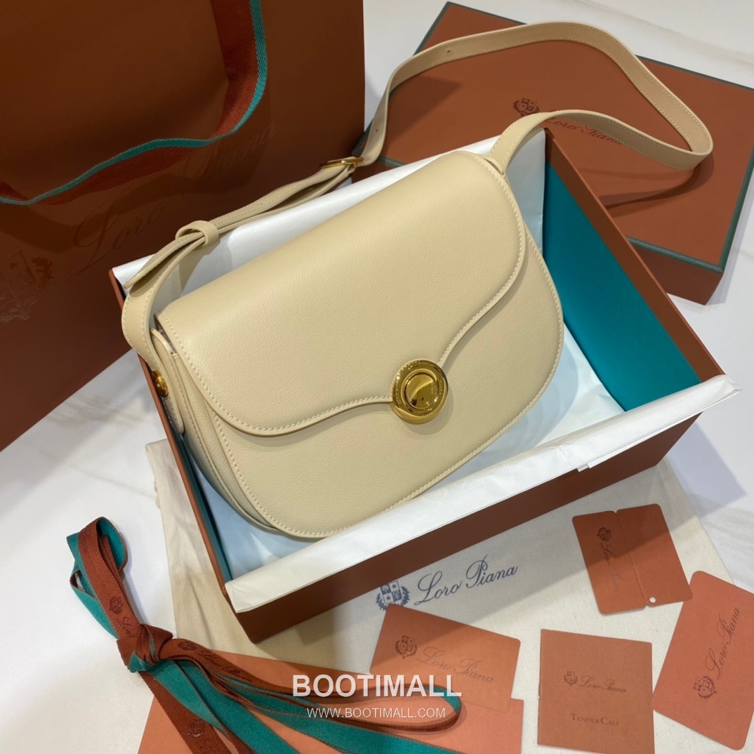 Loro Piana Ghiera Saddle Bag Calfskin 로로피아나 기에라 새들백 카프스킨 23cm 1