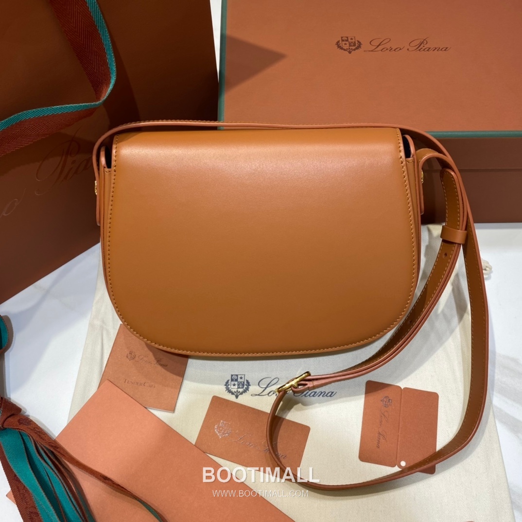 Loro Piana Ghiera Saddle Bag Calfskin 로로피아나 기에라 새들백 카프스킨 23cm 3