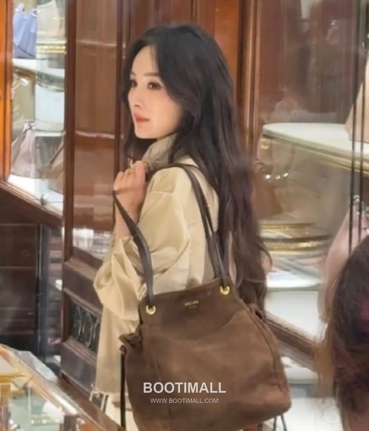 Prada Suede Carry Tote Bag 1BG641 프라다 스웨이드 캐리 토트백 32cm 1