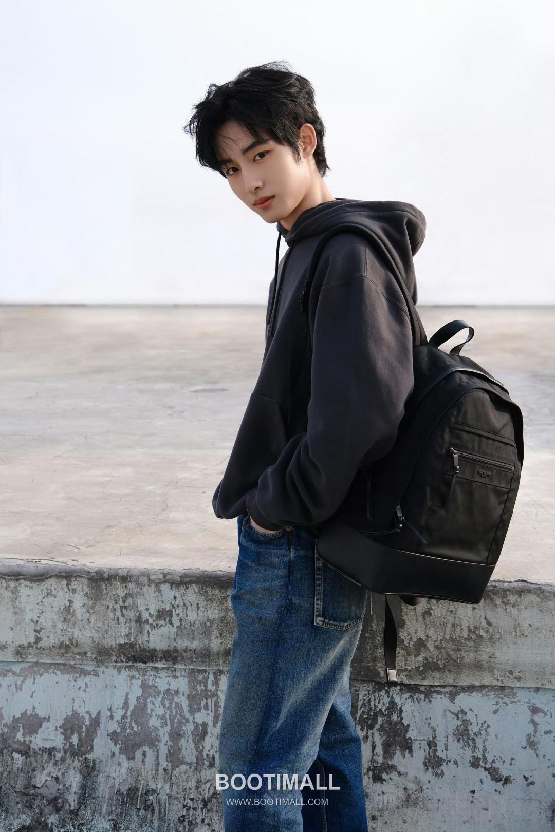 Balenciaga Canvas Logo Backpack 821007 발렌시아가 캔버스 로고 백팩 42cm 19