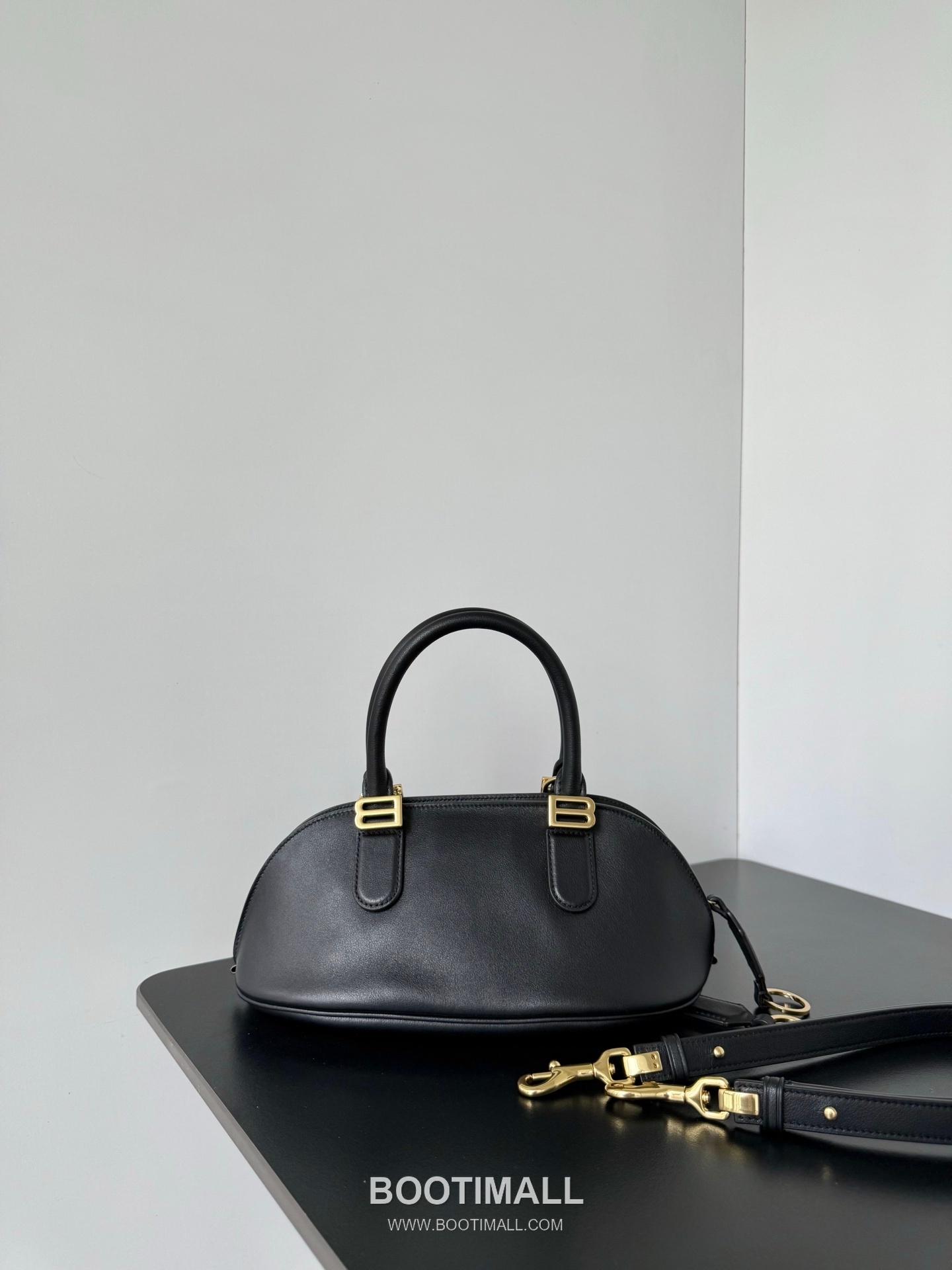 Balenciaga Bolero Leather Underarm Shoulder Bag 71245 발렌시아가 볼레로 레더 숄더백 30cm 1