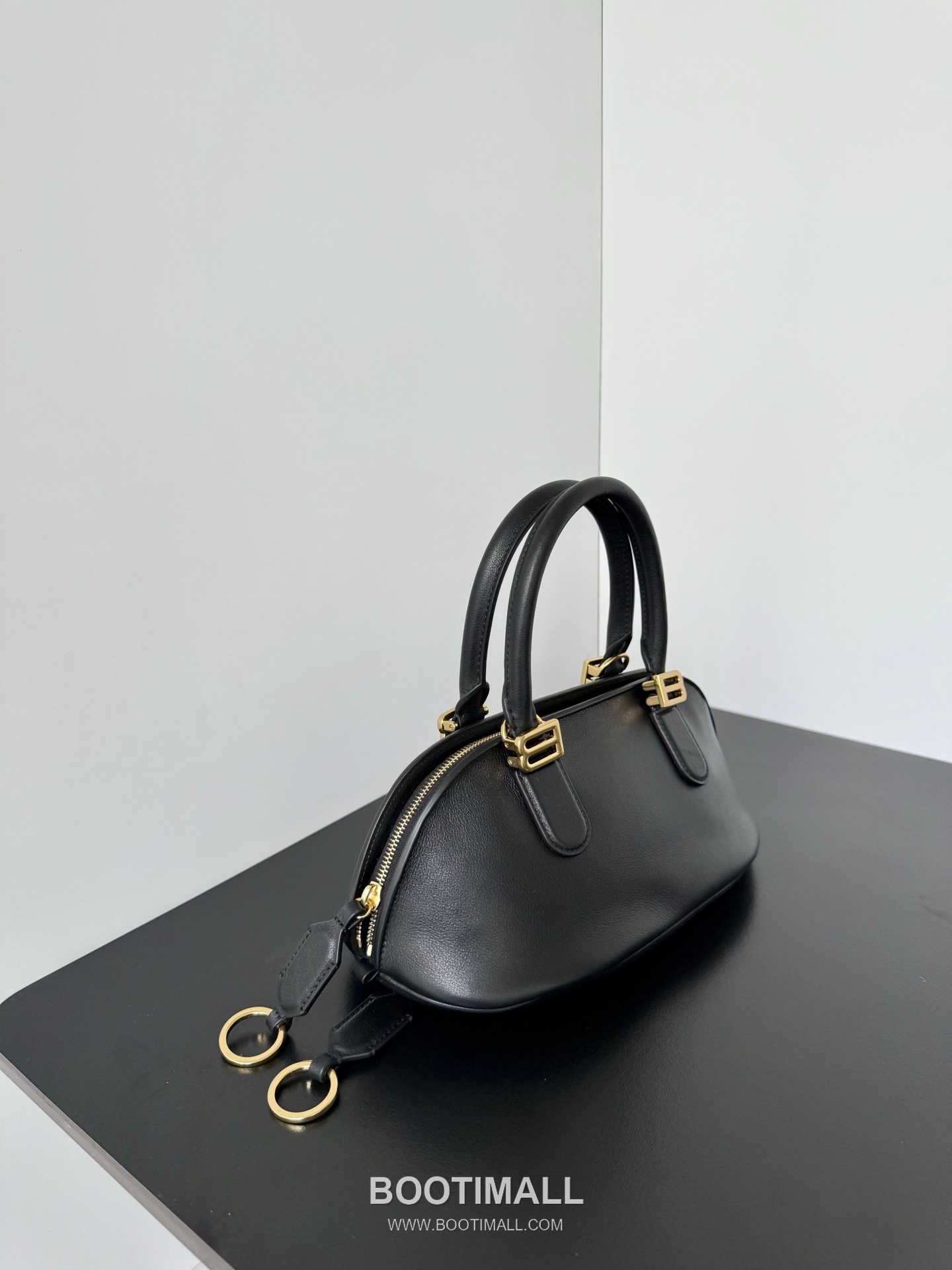 Balenciaga Bolero Leather Underarm Shoulder Bag 71245 발렌시아가 볼레로 레더 숄더백 30cm 2