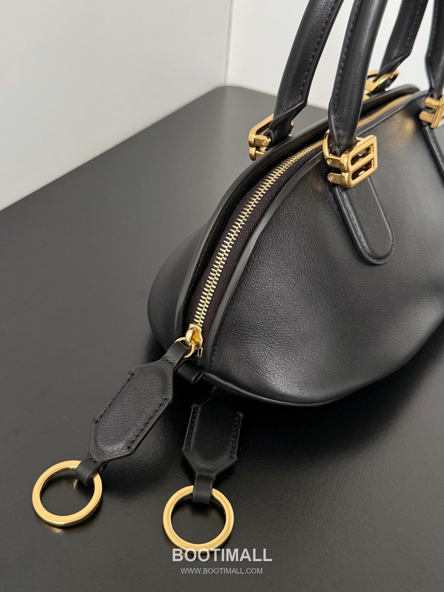 Balenciaga Bolero Leather Underarm Shoulder Bag 71245 발렌시아가 볼레로 레더 숄더백 30cm 4