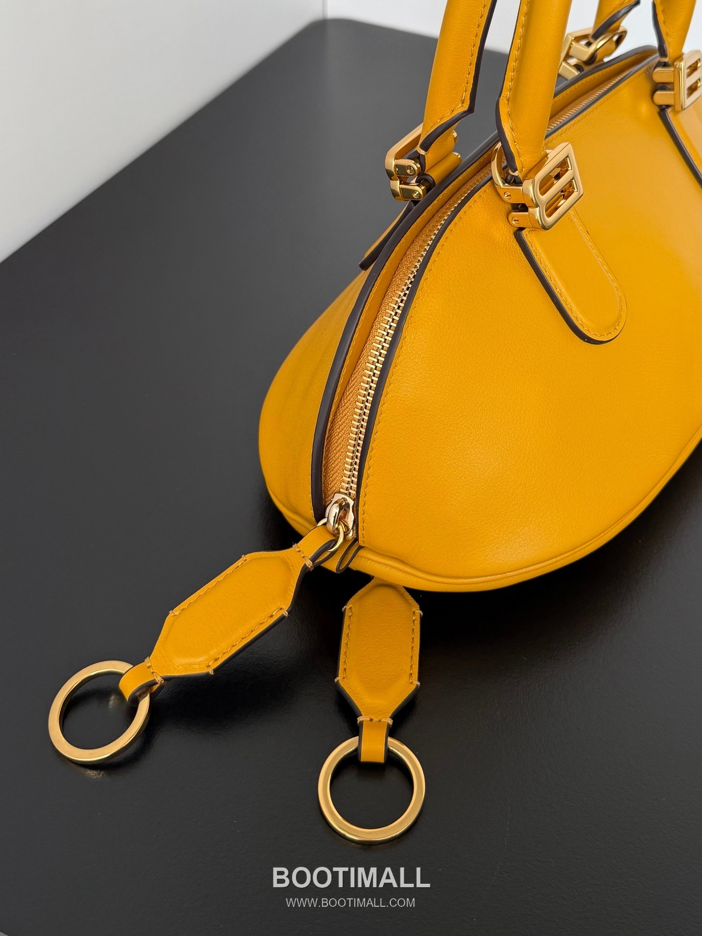 Balenciaga Bolero Leather Underarm Shoulder Bag 71245 발렌시아가 볼레로 레더 숄더백 30cm 4