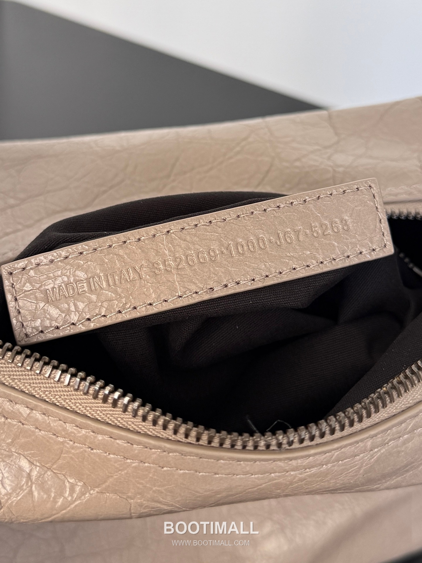 Balenciaga Le City Hobo Leather Shoulder Bag 발렌시아가 르 시티 호보 레더 숄더백 28cm 5