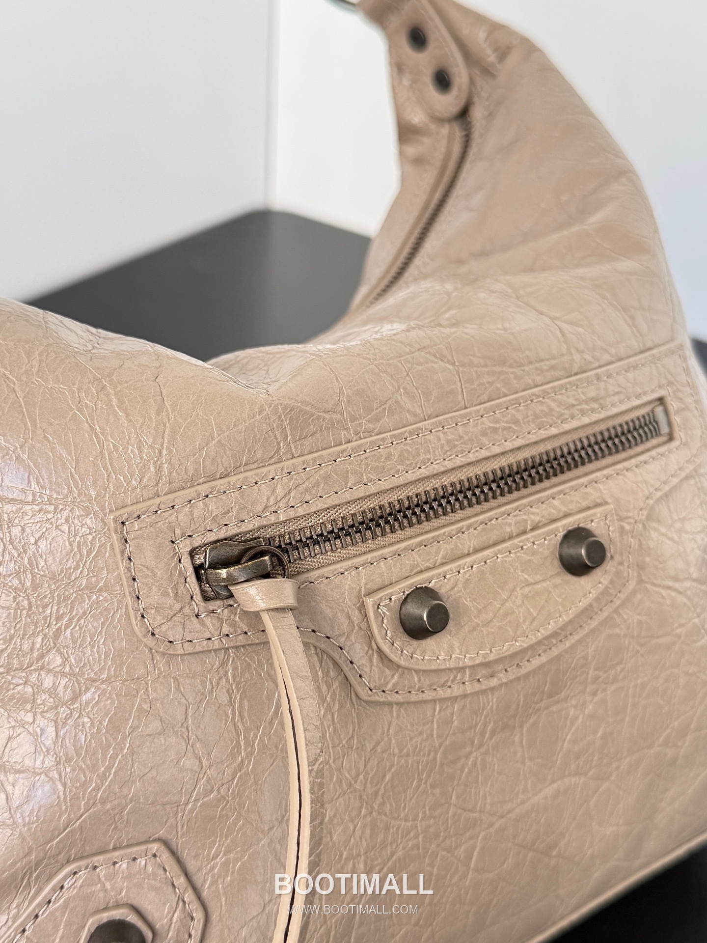 Balenciaga Le City Hobo Leather Shoulder Bag 발렌시아가 르 시티 호보 레더 숄더백 28cm 7