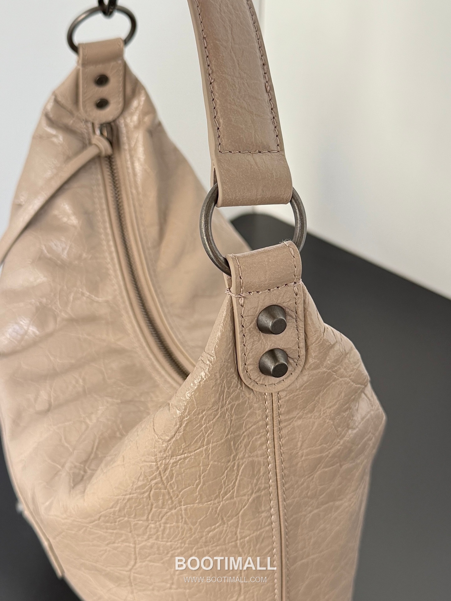 Balenciaga Le City Hobo Leather Shoulder Bag 발렌시아가 르 시티 호보 레더 숄더백 28cm 9