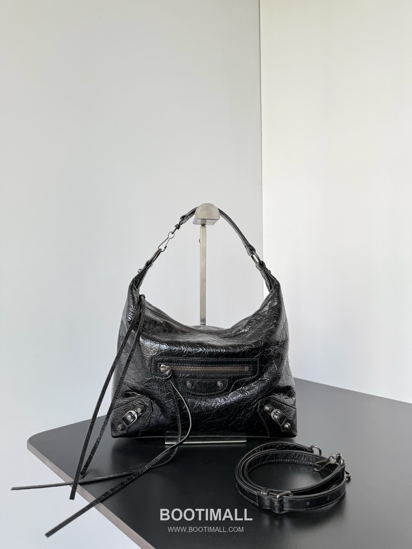 Balenciaga Le City Hobo Leather Shoulder Bag 발렌시아가 르 시티 호보 레더 숄더백 28cm 1