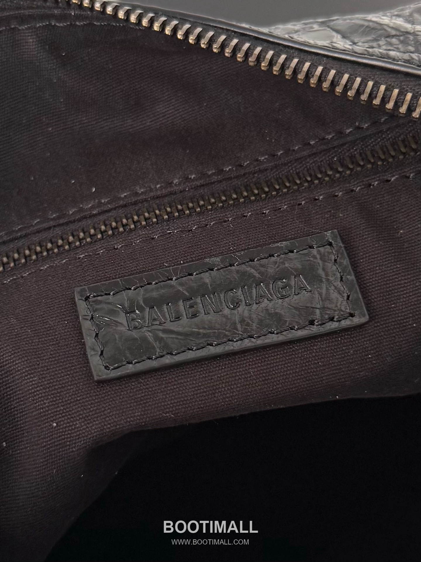 Balenciaga Le City Hobo Leather Shoulder Bag 발렌시아가 르 시티 호보 레더 숄더백 28cm 4