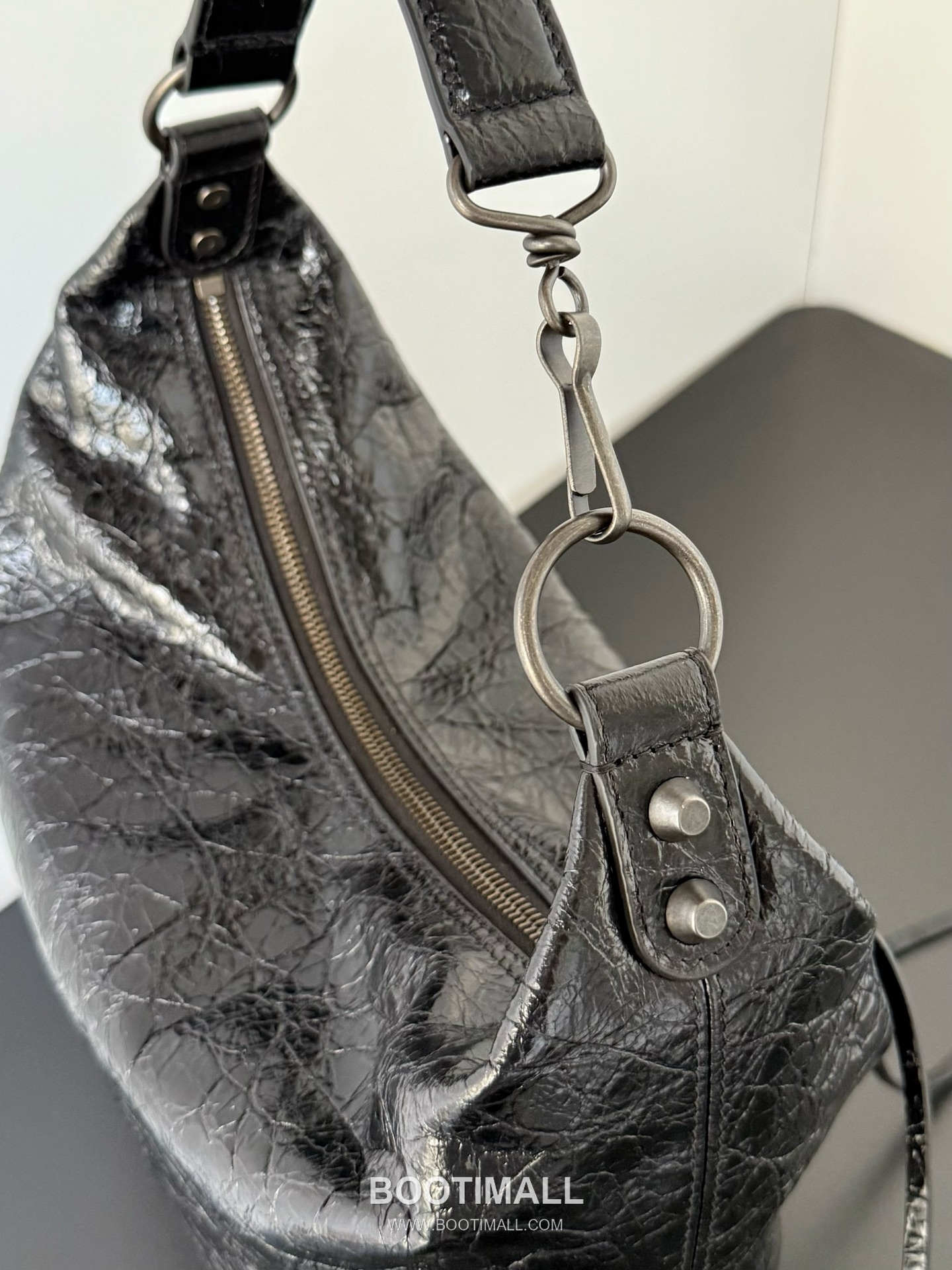 Balenciaga Le City Hobo Leather Shoulder Bag 발렌시아가 르 시티 호보 레더 숄더백 28cm 9