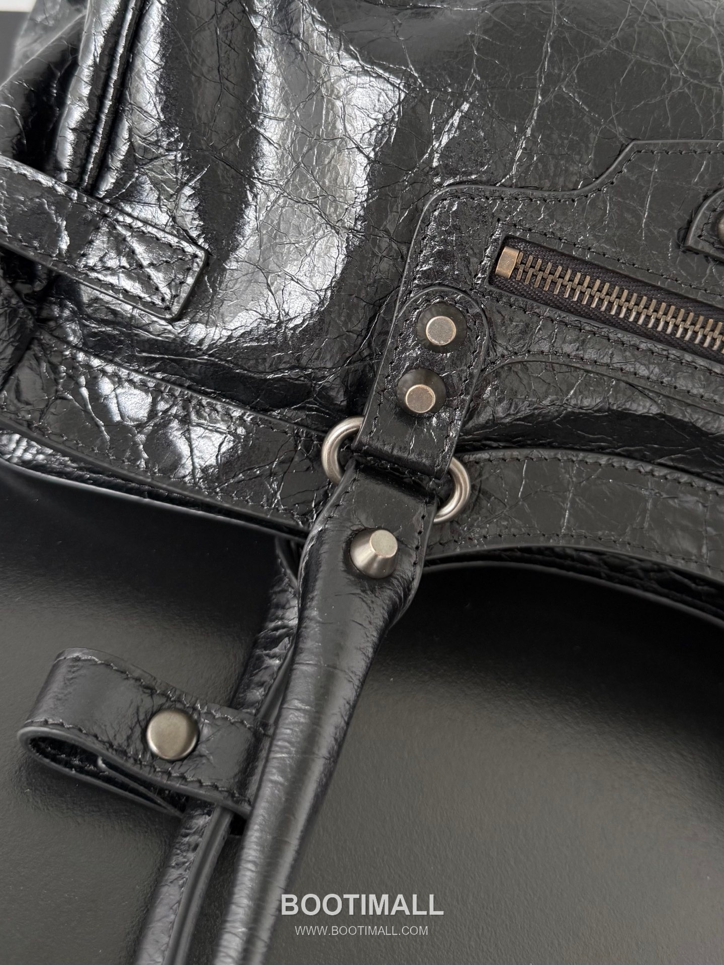 Balenciaga Le City East-West Leather Shoulder Bag 발렌시아가 르 시티 이스트웨스트 레더 숄더백 39.8cm 5