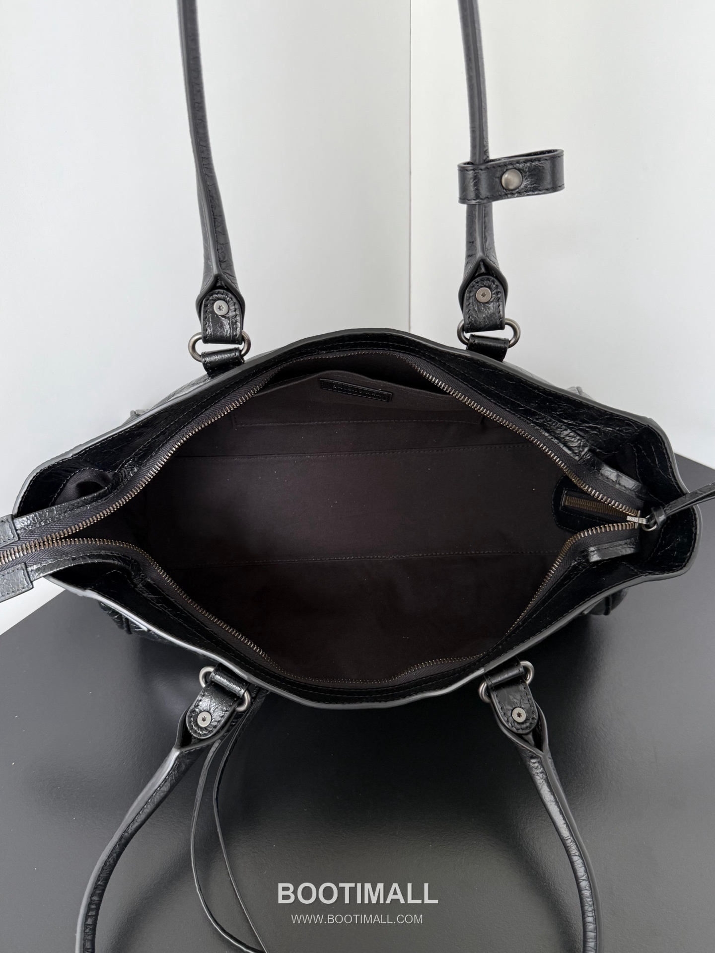 Balenciaga Le City East-West Leather Shoulder Bag 발렌시아가 르 시티 이스트웨스트 레더 숄더백 39.8cm 7