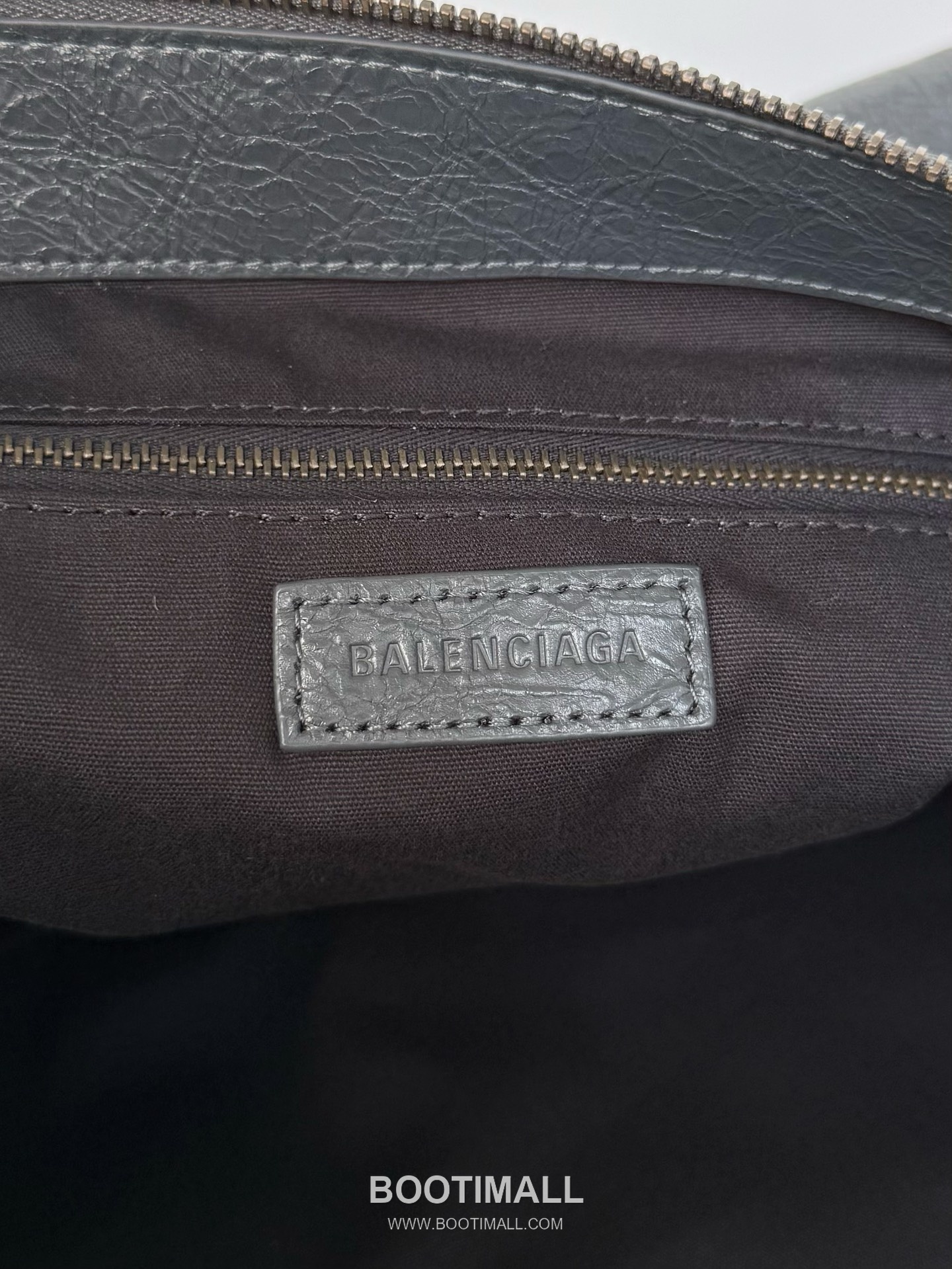 Balenciaga Le City Moto Lambskin Shoulder Bag 발렌시아가 르 시티 모토 램스킨 숄더백 39cm 5