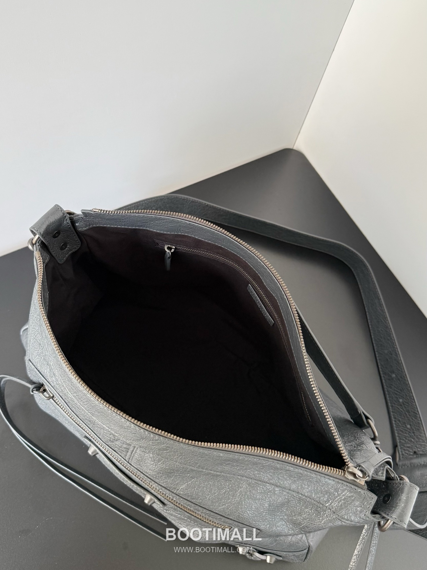 Balenciaga Le City Moto Lambskin Shoulder Bag 발렌시아가 르 시티 모토 램스킨 숄더백 39cm 9