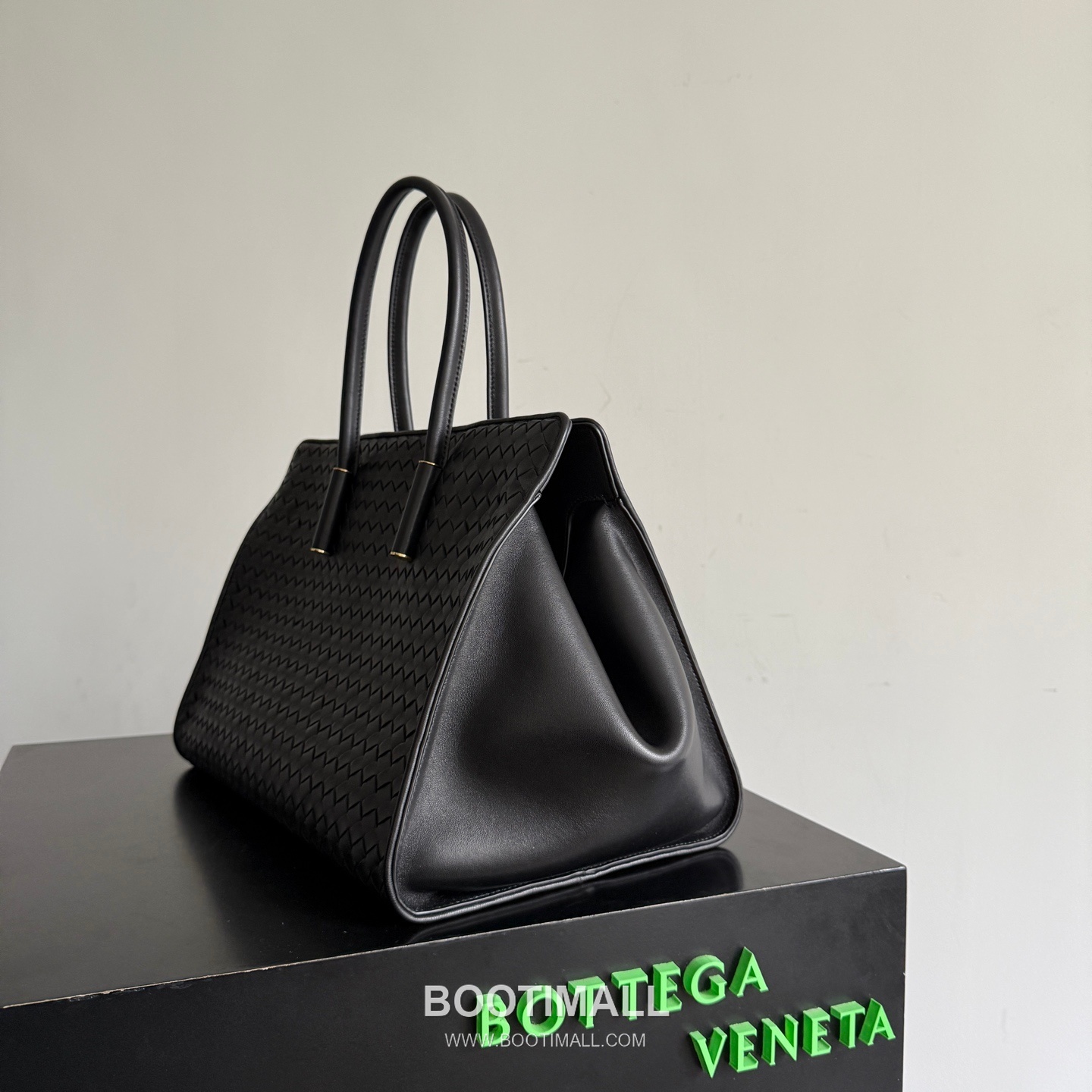 Bottega Veneta BarBara Intrecciato Lambskin Tote Bag 868327 보테가베네타 바바라 인트레치아토 램스킨 토트백 37cm 8