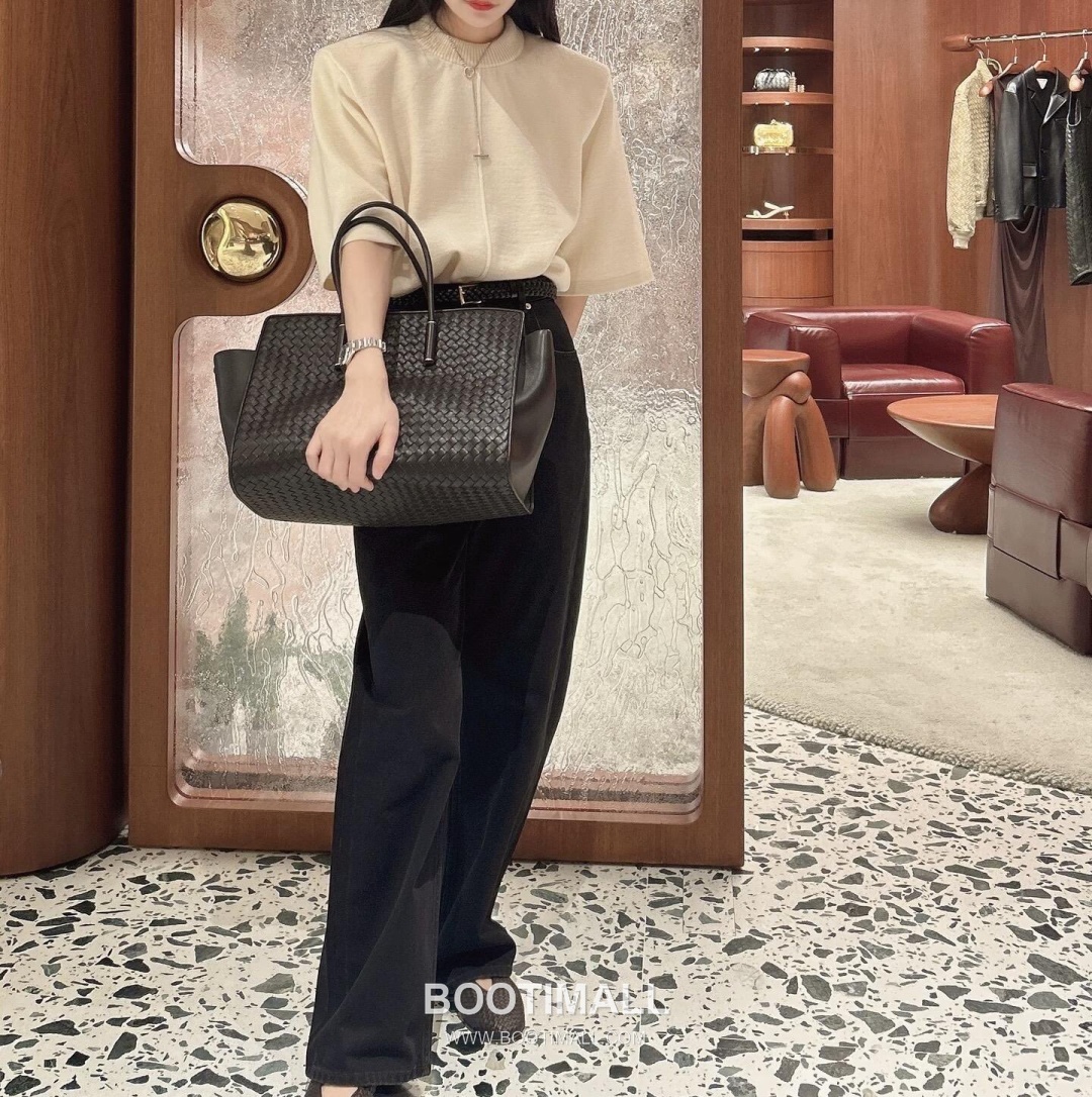Bottega Veneta BarBara Intrecciato Lambskin Tote Bag 868327 보테가베네타 바바라 인트레치아토 램스킨 토트백 37cm 3