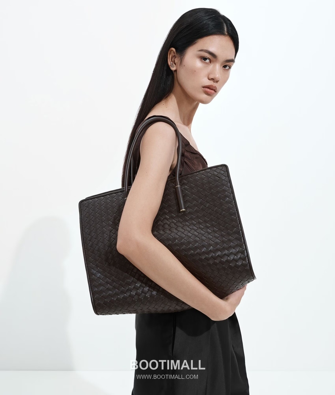 Bottega Veneta BarBara Intrecciato Lambskin Tote Bag 868327 보테가베네타 바바라 인트레치아토 램스킨 토트백 37cm 14