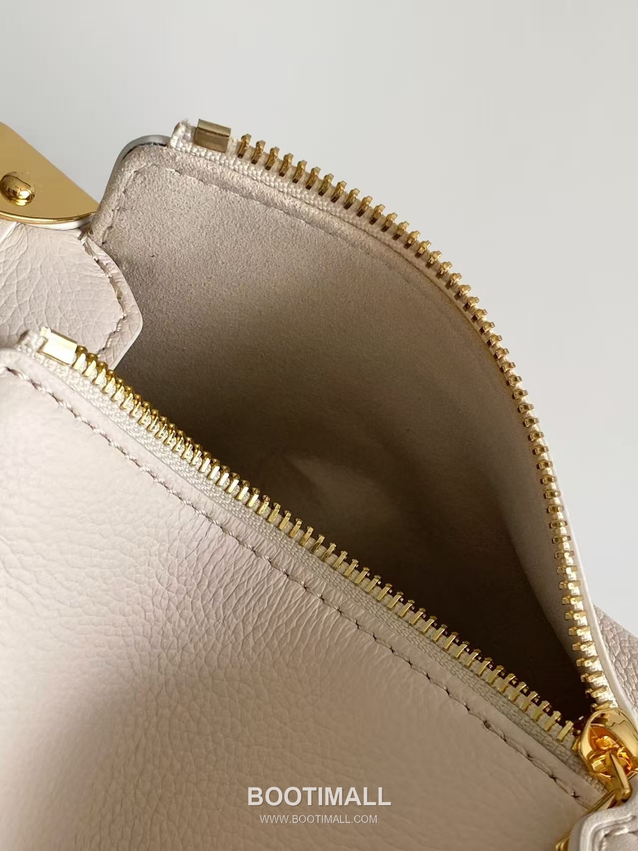 Louis Vuitton Side Trunk Grained Leather Bag M23817 M27438 루이비통 사이드 트렁크 그레인 레더 숄더백 18cm 8