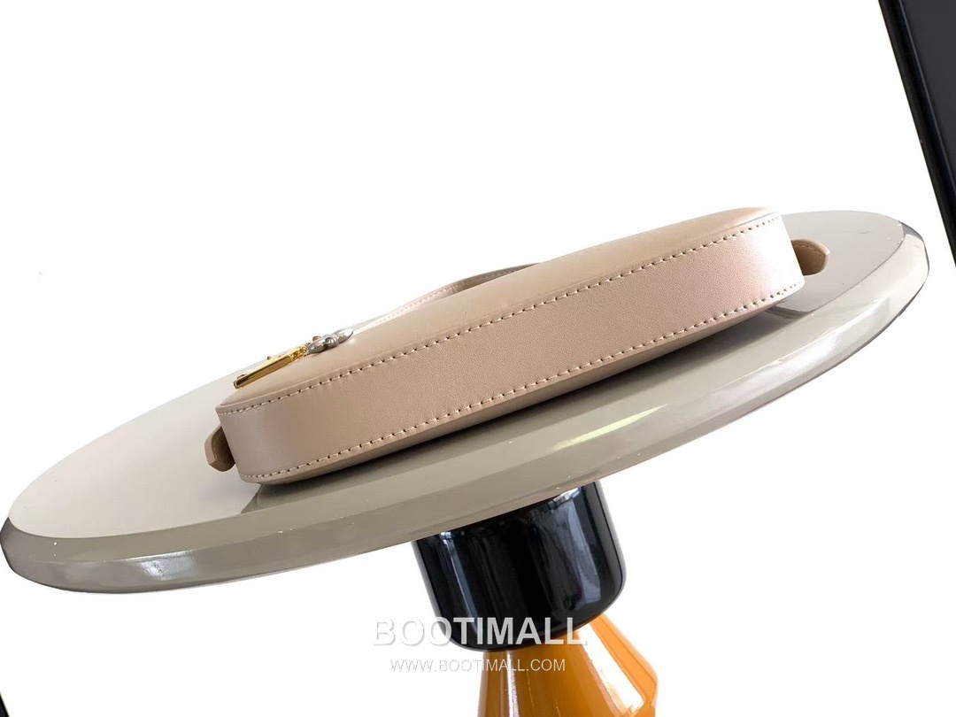 Louis Vuitton Pochette LV Bloom Leather Shoulder Bag M25525 M25784 루이비통 포쉐트 LV 블룸 레더 숄더백 23cm 4