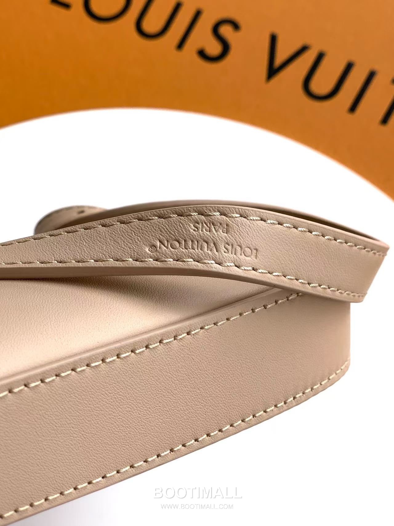 Louis Vuitton Pochette LV Bloom Leather Shoulder Bag M25525 M25784 루이비통 포쉐트 LV 블룸 레더 숄더백 23cm 5