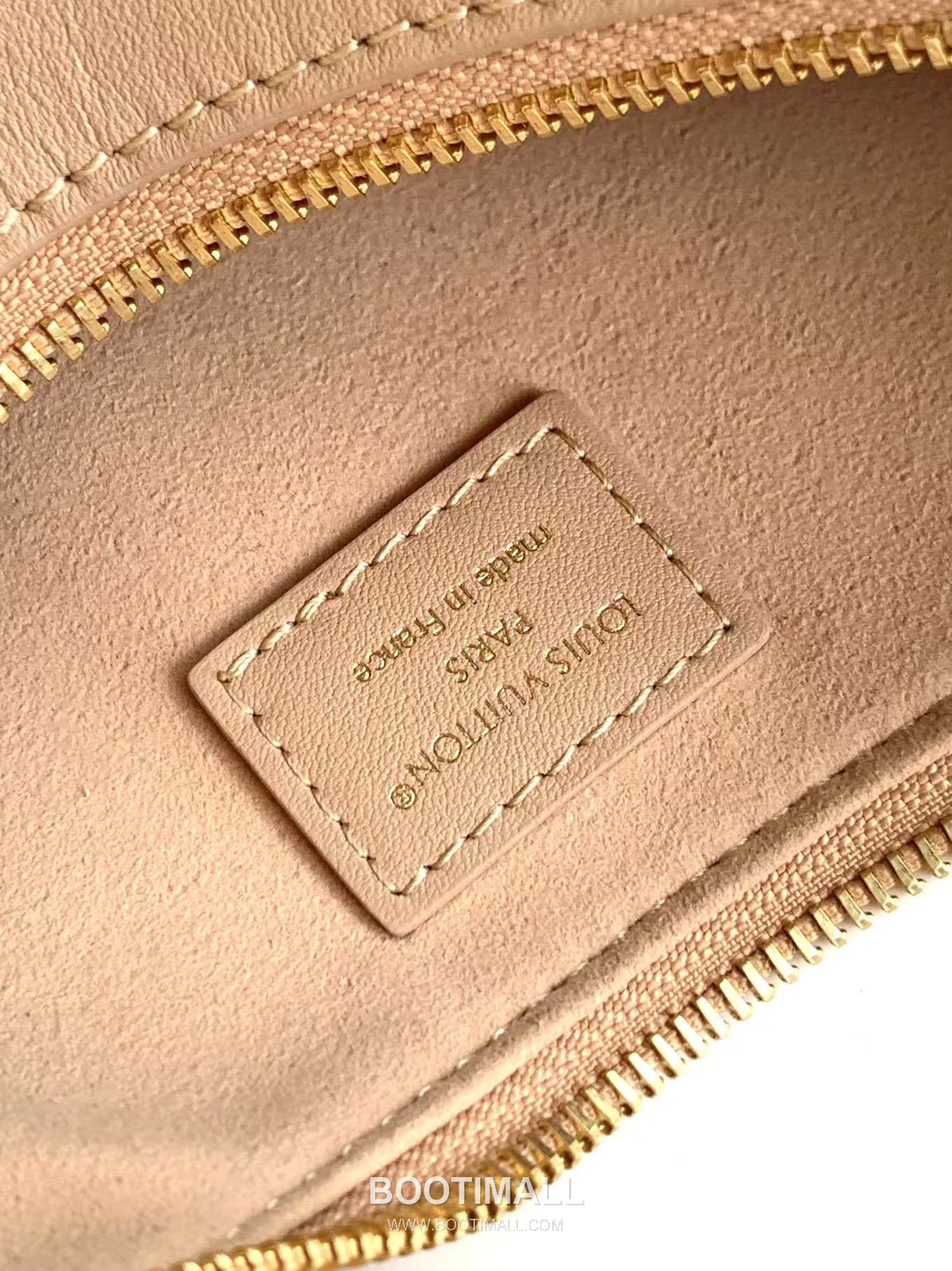 Louis Vuitton Pochette LV Bloom Leather Shoulder Bag M25525 M25784 루이비통 포쉐트 LV 블룸 레더 숄더백 23cm 7