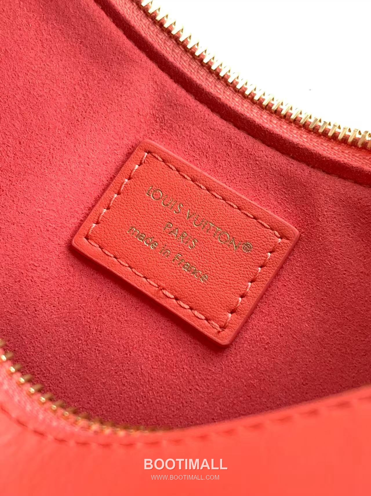 Louis Vuitton Pochette LV Bloom Leather Shoulder Bag M25525 M25784 루이비통 포쉐트 LV 블룸 레더 숄더백 23cm 9