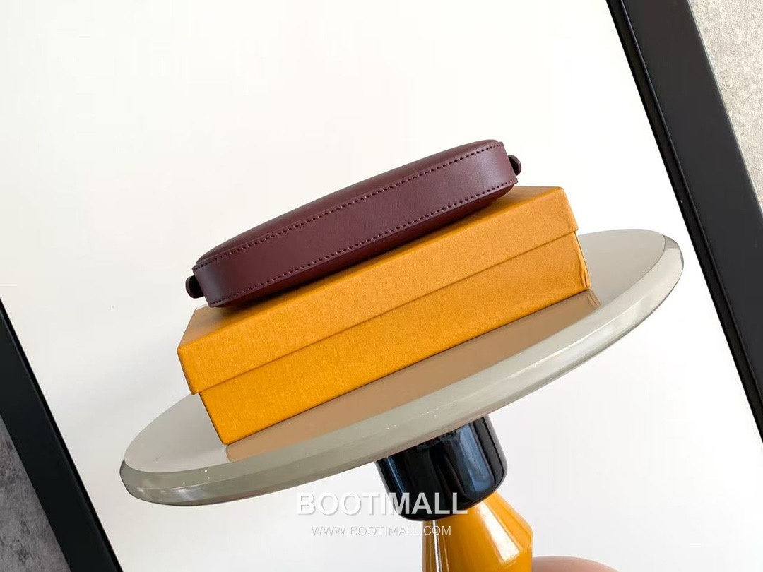 Louis Vuitton Pochette LV Bloom Leather Shoulder Bag M25525 M25784 루이비통 포쉐트 LV 블룸 레더 숄더백 23cm 4