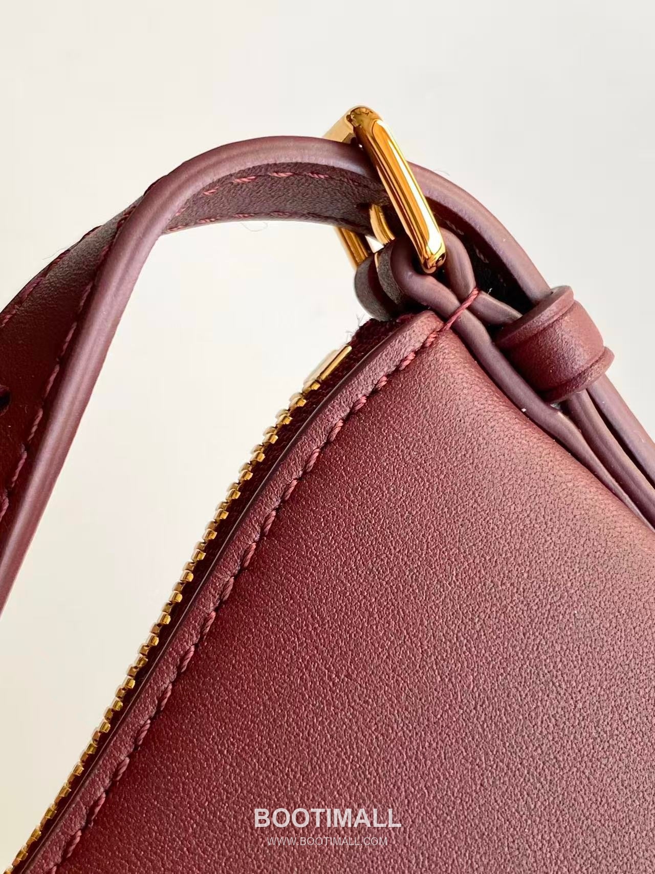 Louis Vuitton Pochette LV Bloom Leather Shoulder Bag M25525 M25784 루이비통 포쉐트 LV 블룸 레더 숄더백 23cm 6