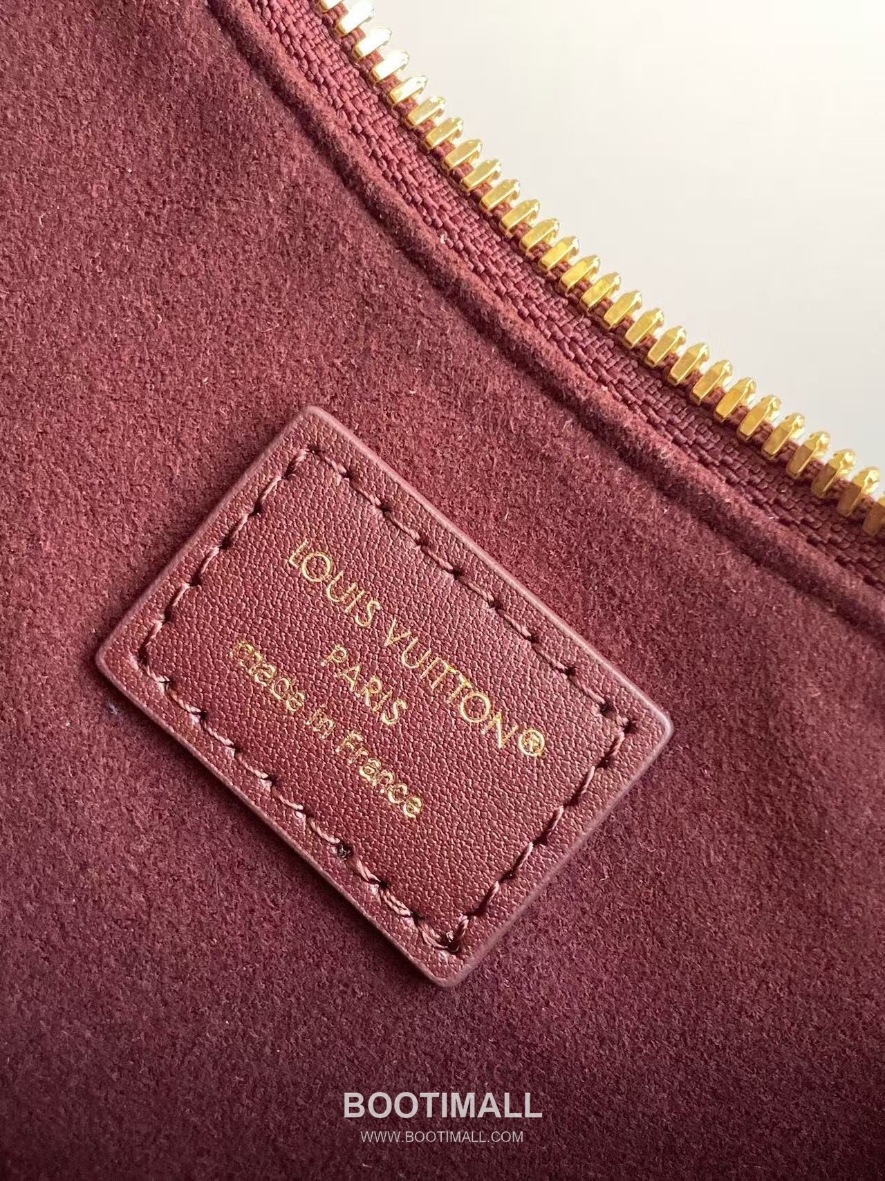 Louis Vuitton Pochette LV Bloom Leather Shoulder Bag M25525 M25784 루이비통 포쉐트 LV 블룸 레더 숄더백 23cm 9