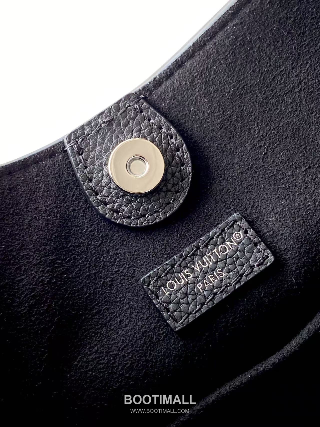 Louis Vuitton All Around Medium Perforated Leather Shoulder Bag M14617 M14618 루이비통 올 어라운드 퍼포레이티드 레더 숄더백 28cm 9