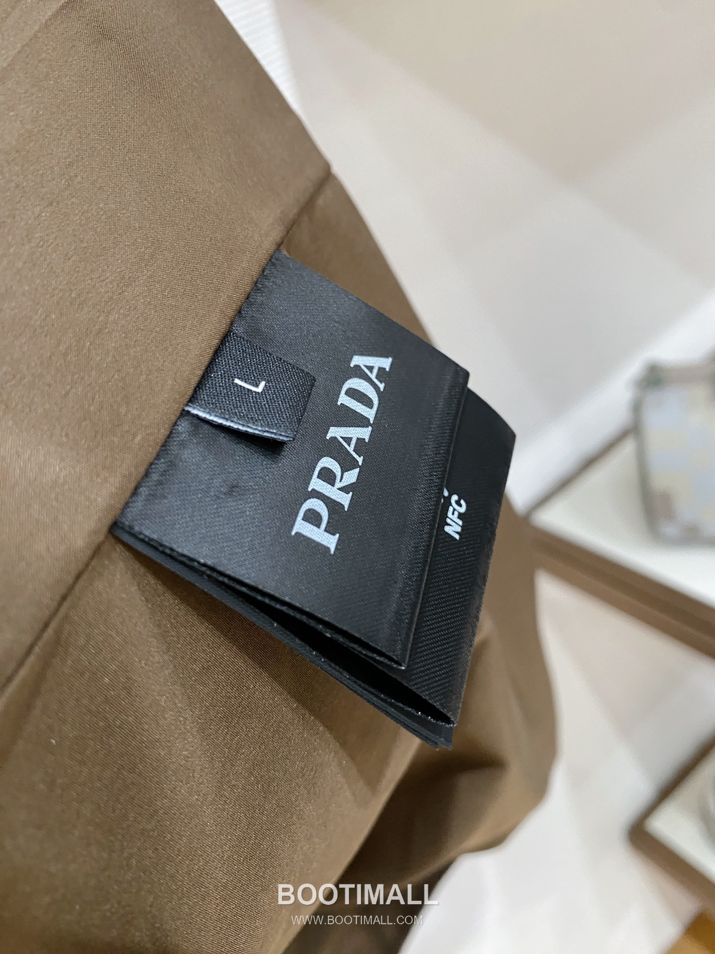 Prada SS26 Triangle Logo Hooded Windbreaker Jacket 프라다 SS26 삼각 로고 후드 바람막이 재킷 8