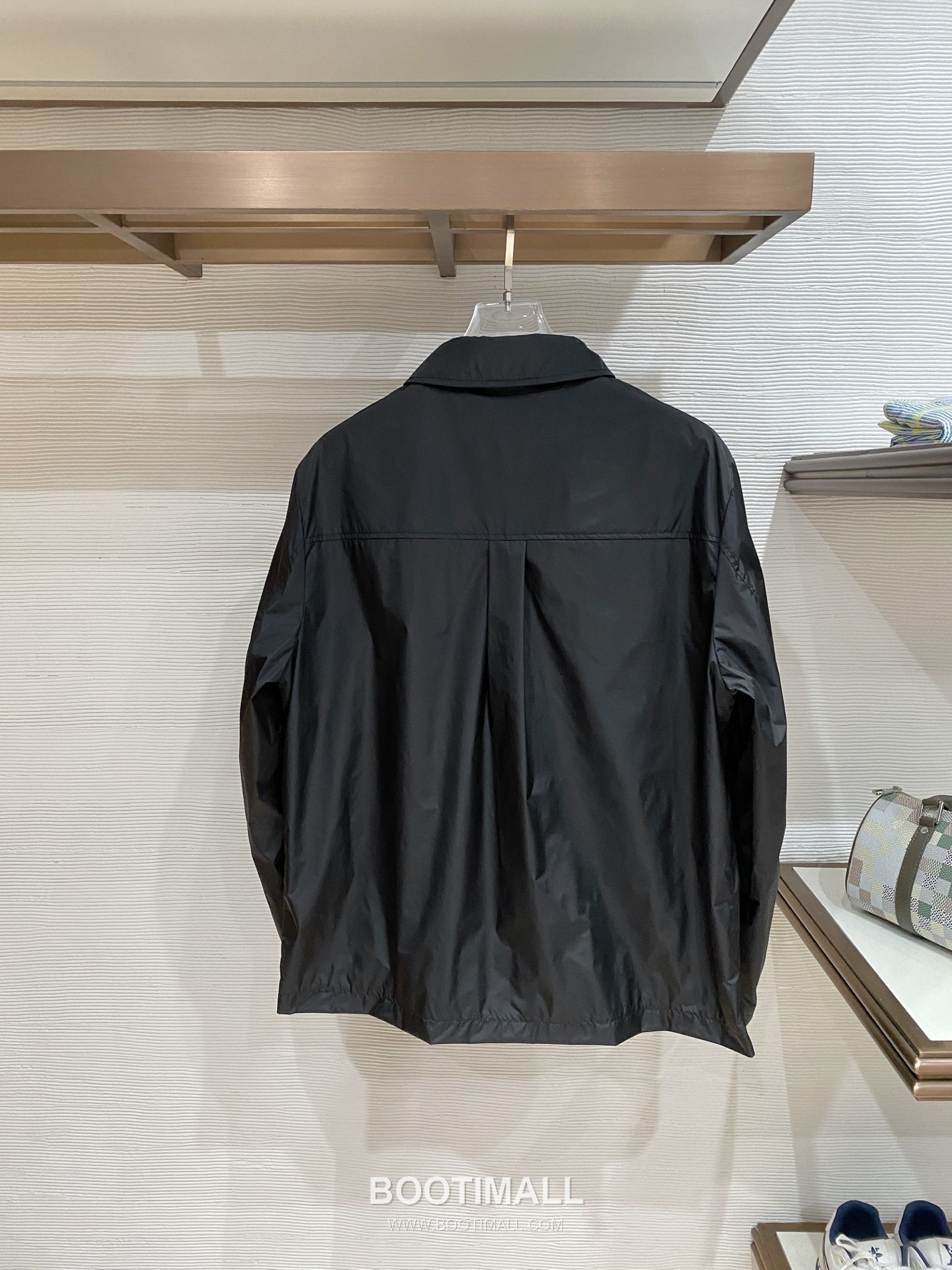 Prada SS26 Triangle Logo Casual Windbreaker Jacket 프라다 SS26 삼각 로고 캐주얼 바람막이 재킷 9