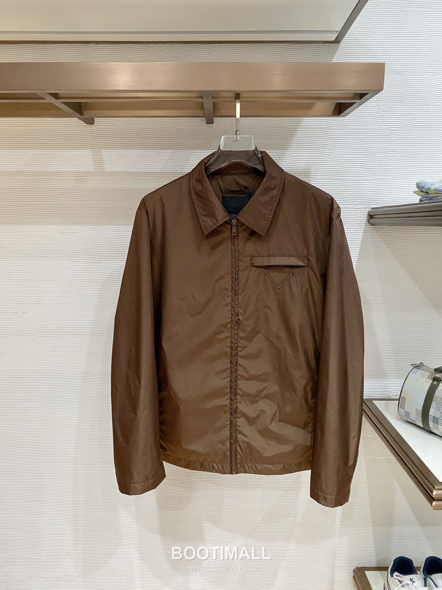 Prada SS26 Triangle Logo Casual Windbreaker Jacket 프라다 SS26 삼각 로고 캐주얼 바람막이 재킷 1