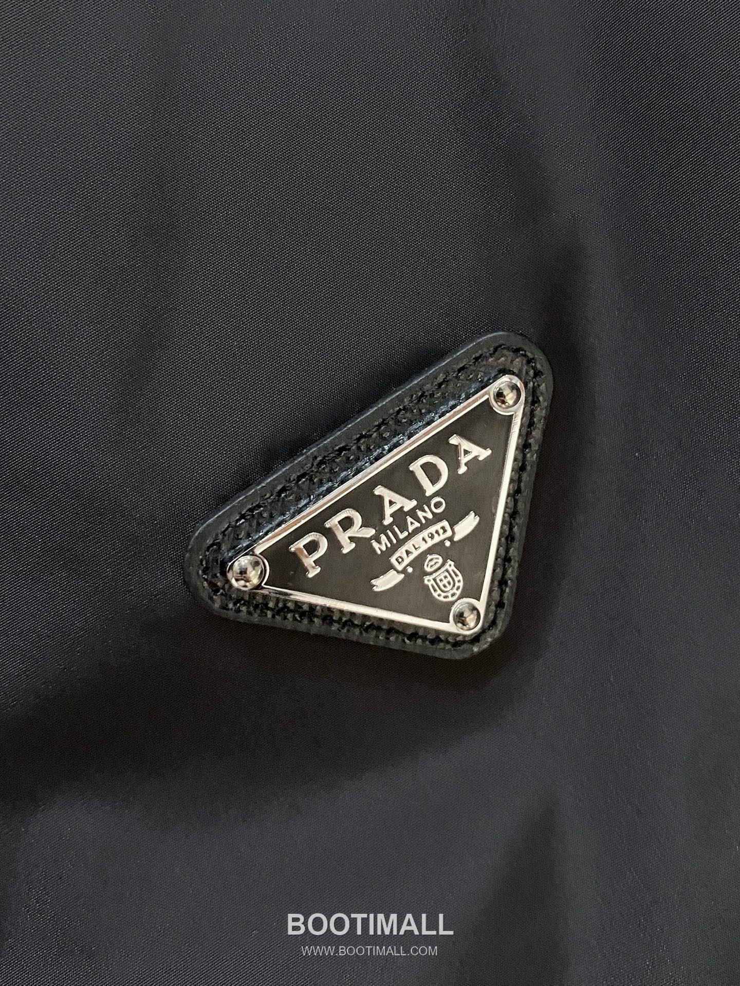 Prada SS26 Triangle Logo Hooded Windbreaker Jacket 프라다 SS26 삼각 로고 후드 바람막이 재킷 4