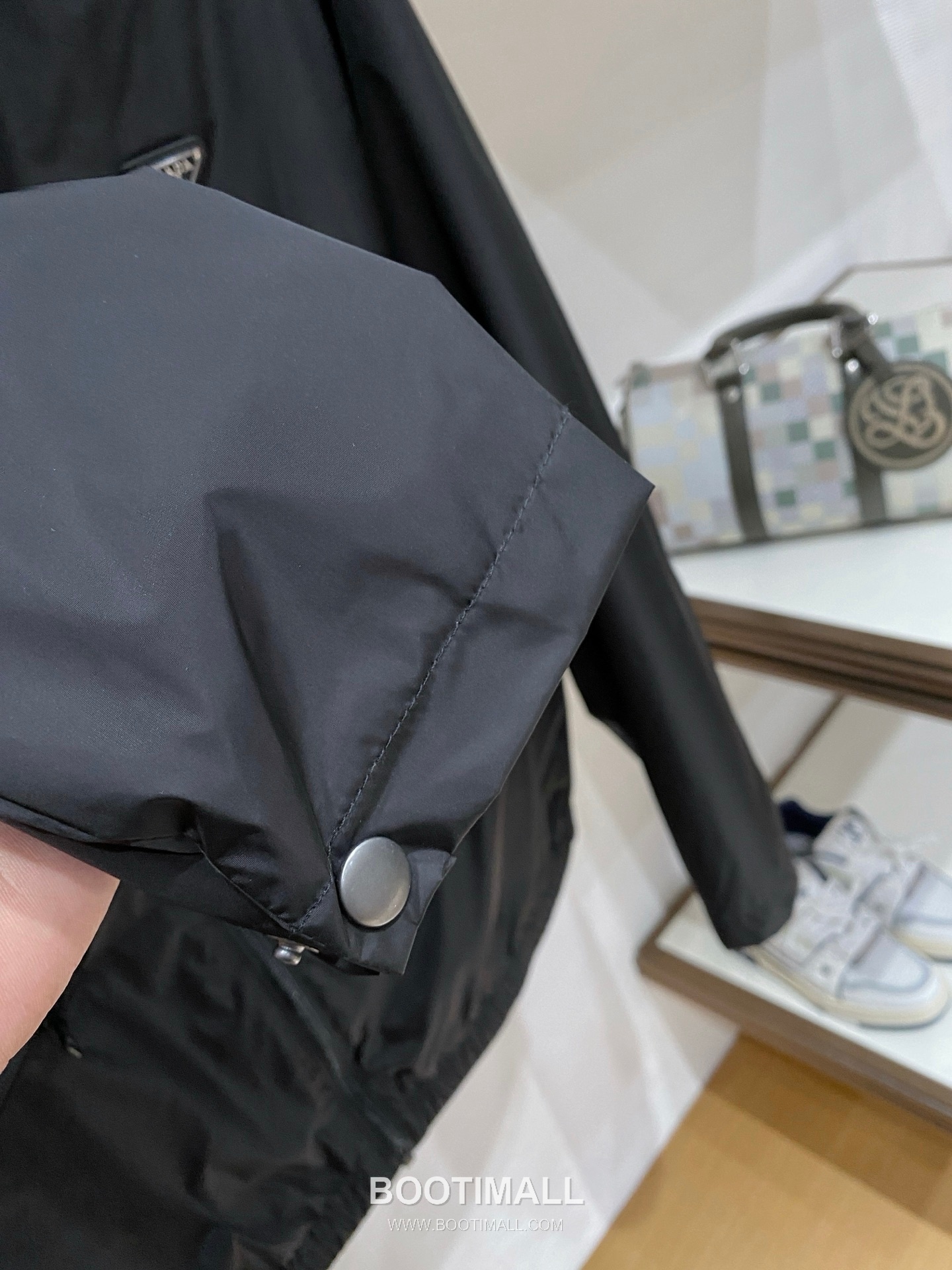 Prada SS26 Triangle Logo Hooded Windbreaker Jacket 프라다 SS26 삼각 로고 후드 바람막이 재킷 7