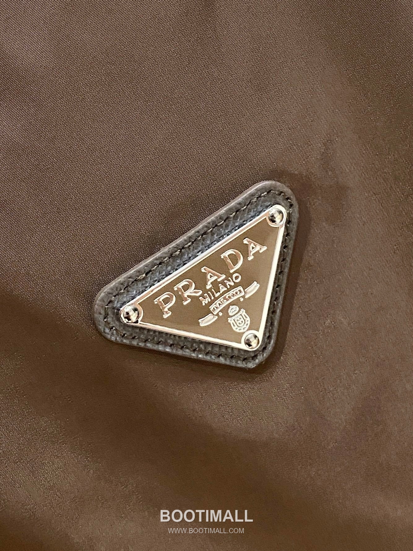 Prada SS26 Triangle Logo Hooded Windbreaker Jacket 프라다 SS26 삼각 로고 후드 바람막이 재킷 4