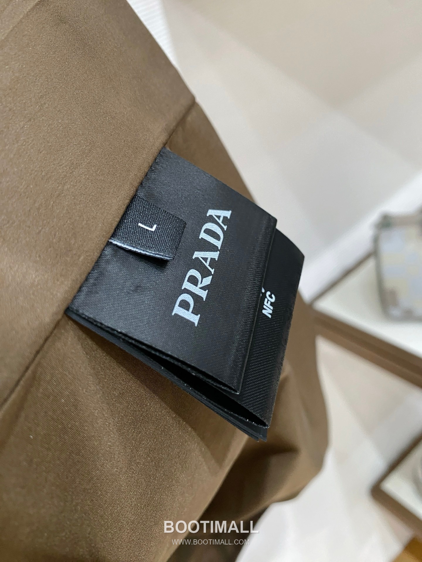 Prada SS26 Triangle Logo Hooded Windbreaker Jacket 프라다 SS26 삼각 로고 후드 바람막이 재킷 8