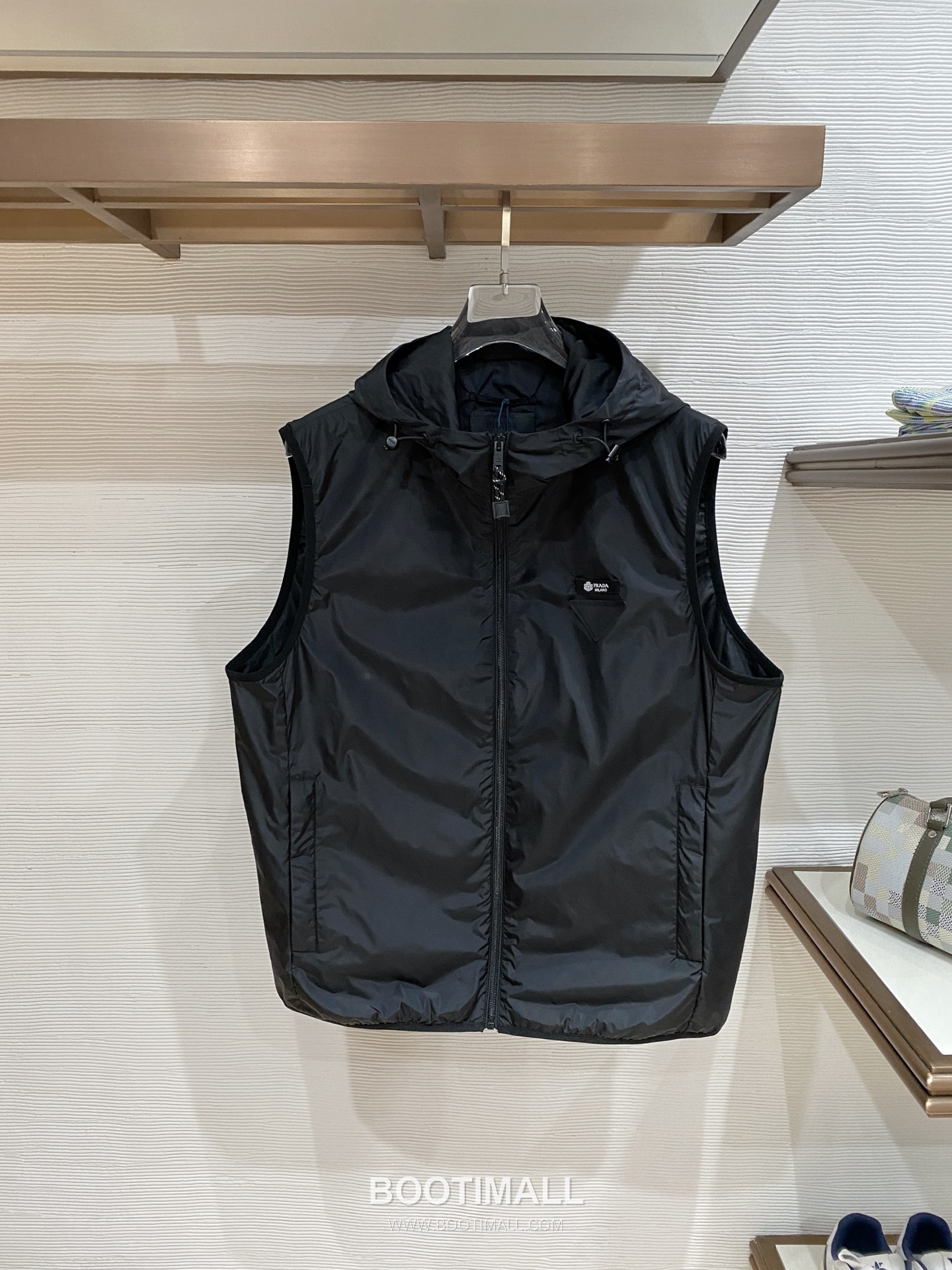 Prada SS26 Triangle Logo Vest Jacket 프라다 SS26 삼각 로고 베스트 재킷 1