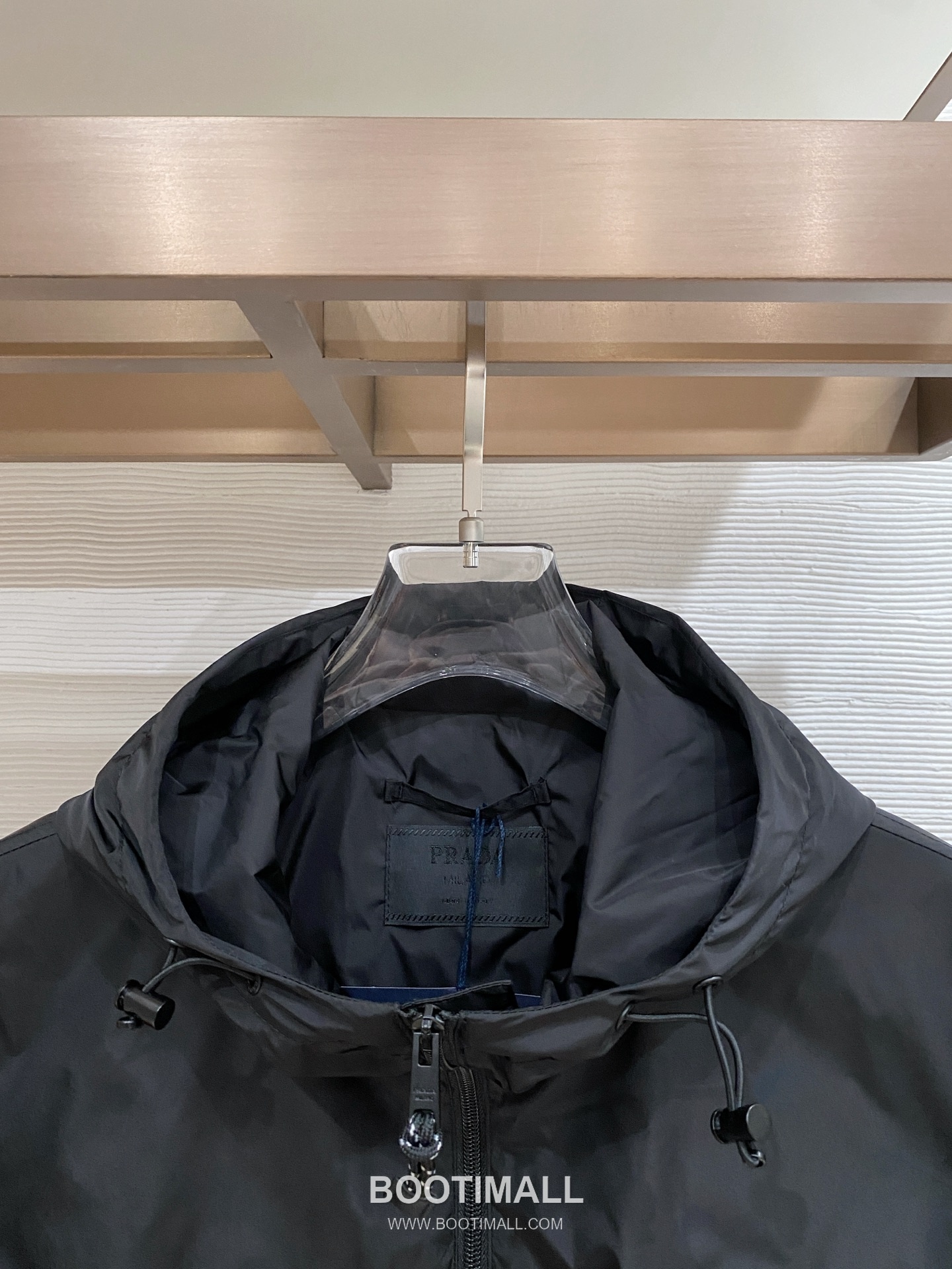 Prada SS26 Triangle Logo Vest Jacket 프라다 SS26 삼각 로고 베스트 재킷 2