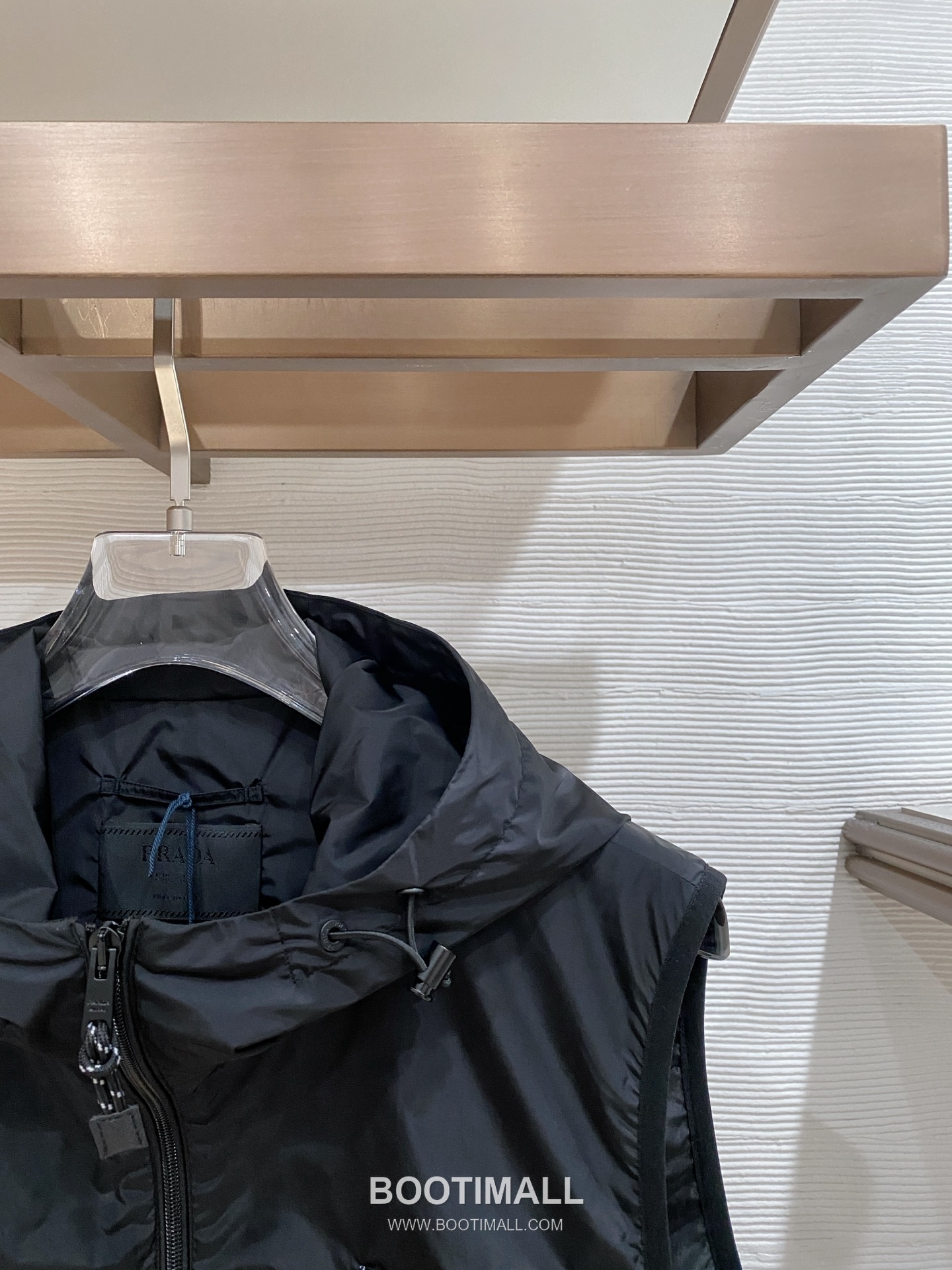 Prada SS26 Triangle Logo Vest Jacket 프라다 SS26 삼각 로고 베스트 재킷 3