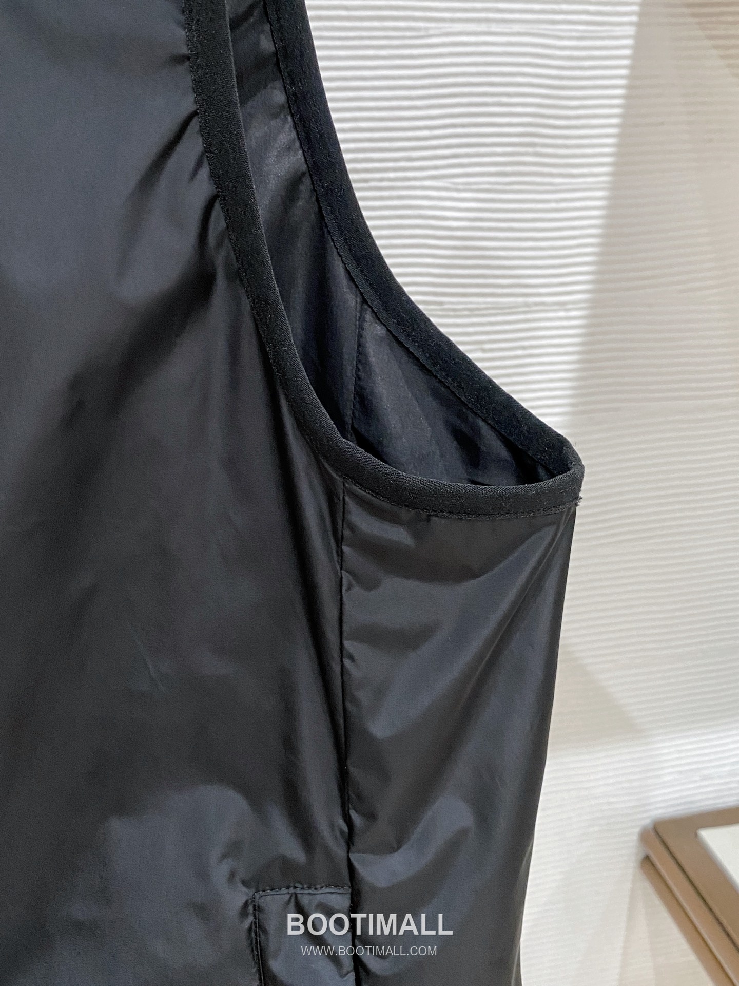 Prada SS26 Triangle Logo Vest Jacket 프라다 SS26 삼각 로고 베스트 재킷 6