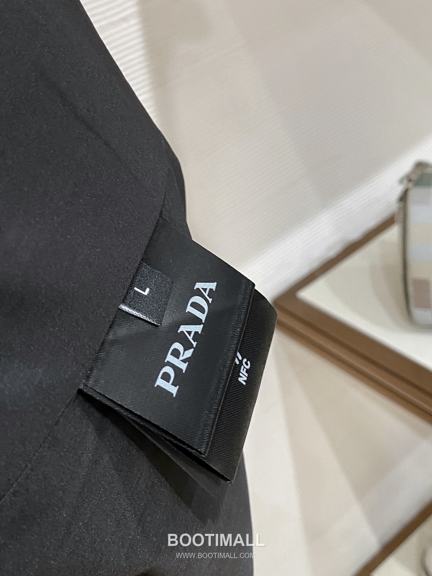 Prada SS26 Triangle Logo Vest Jacket 프라다 SS26 삼각 로고 베스트 재킷 8