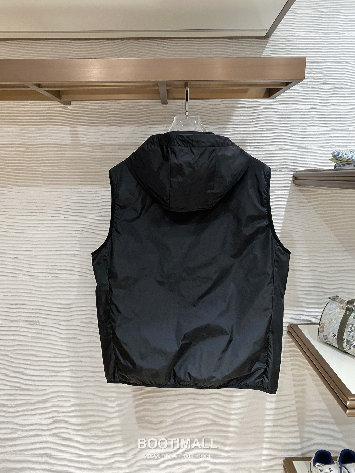 Prada SS26 Triangle Logo Vest Jacket 프라다 SS26 삼각 로고 베스트 재킷 9